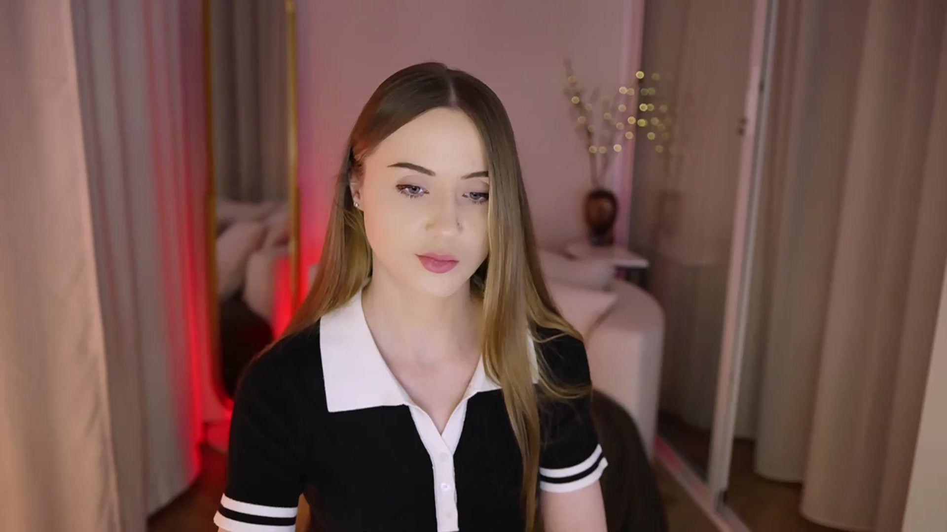 Gallery image thumbnail from Innocent_Soul's myfreecams stream on, 11/10/2025, 20:35 image 17 of 20