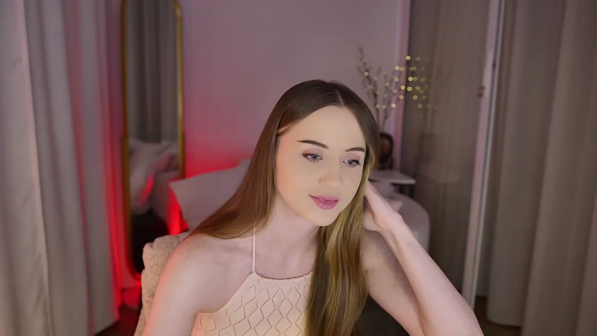 Gallery image thumbnail from Innocent_Soul's myfreecams stream on, 11/11/2025, 17:06 image 7 of 20