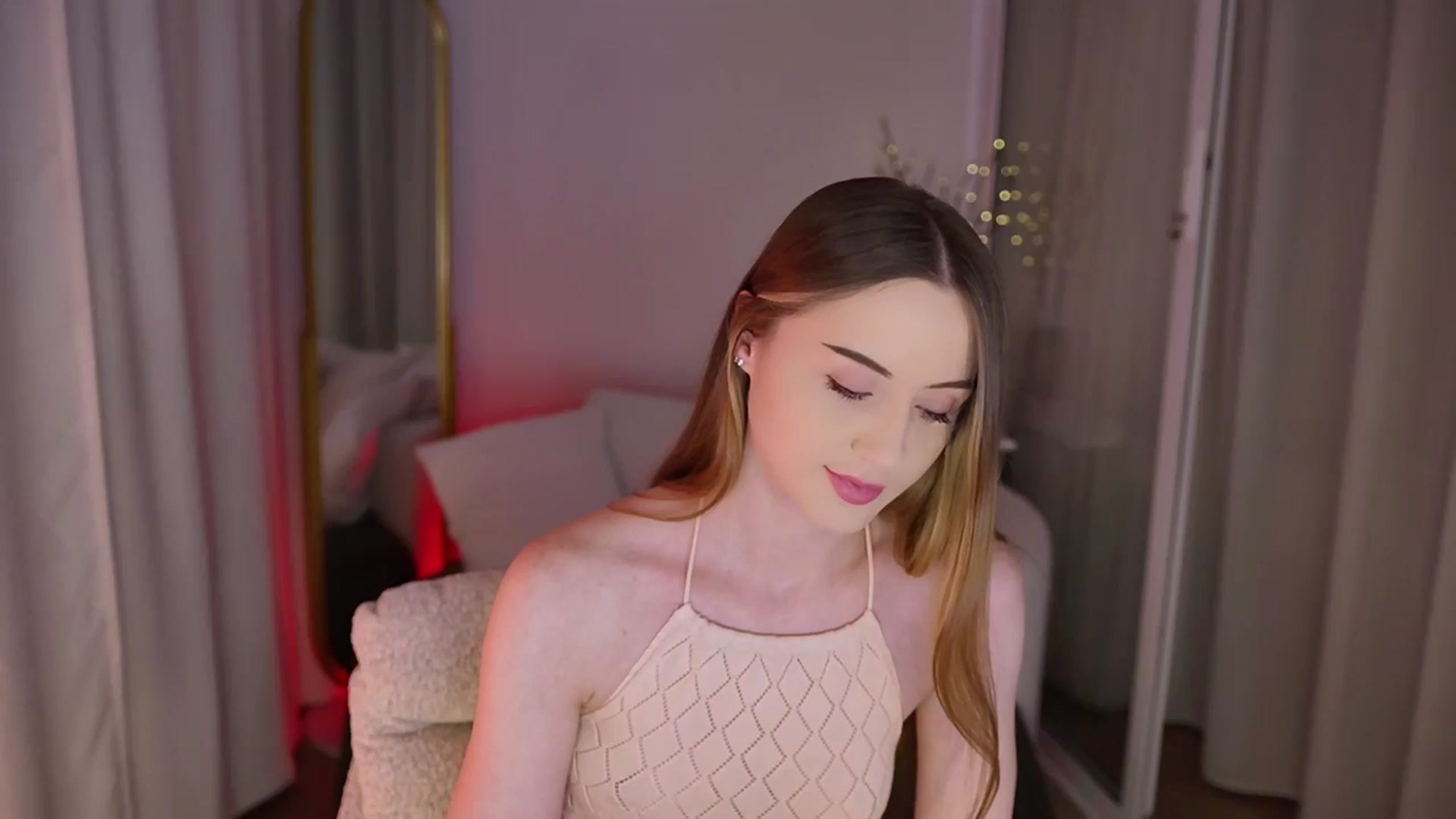 Gallery image thumbnail from Innocent_Soul's myfreecams stream on, 11/11/2025, 18:44 image 14 of 20