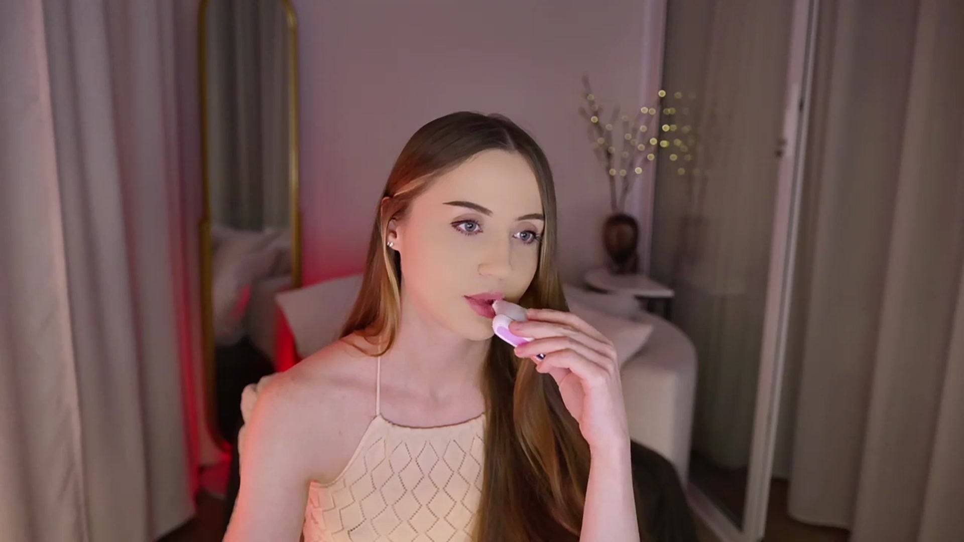 Gallery image thumbnail from Innocent_Soul's myfreecams stream on, 11/11/2025, 18:44 image 9 of 20
