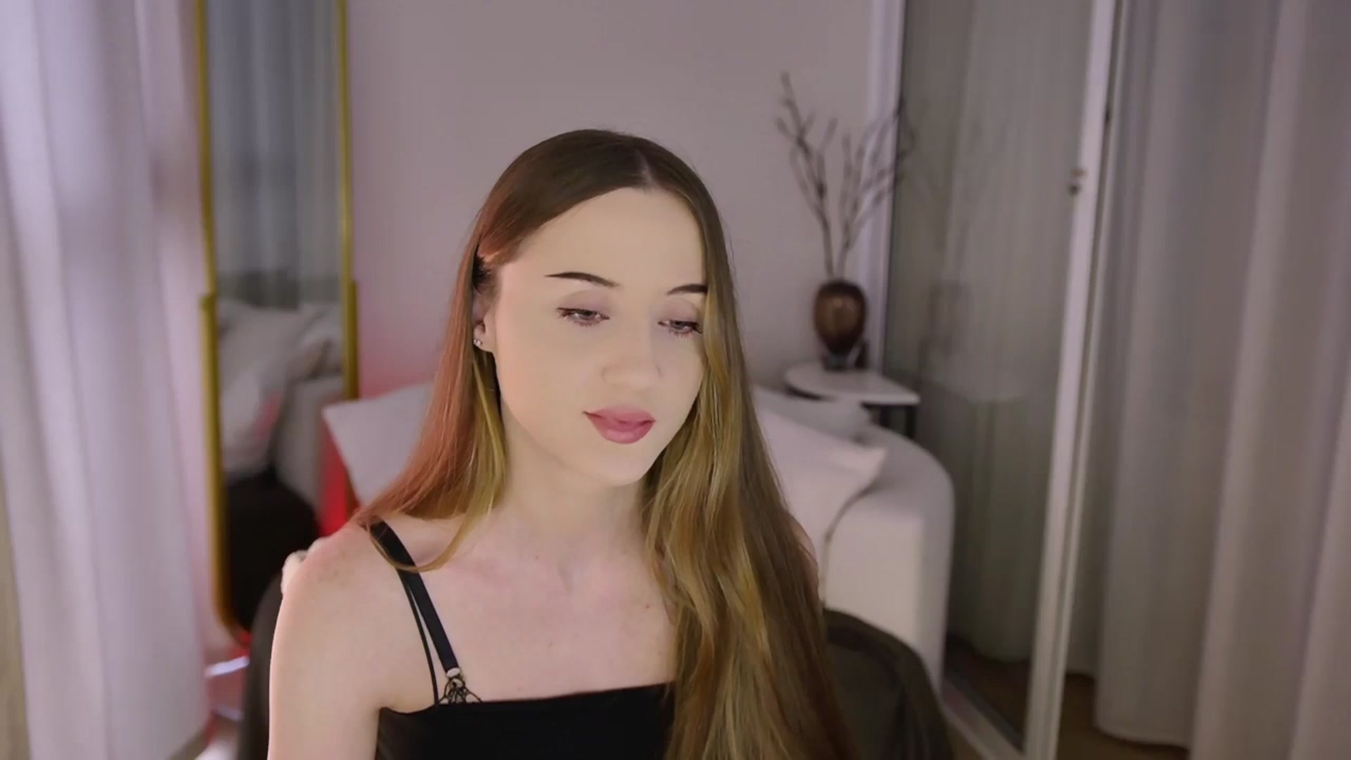 Gallery image thumbnail from Innocent_Soul's myfreecams stream on, 11/13/2025, 10:19 image 6 of 20