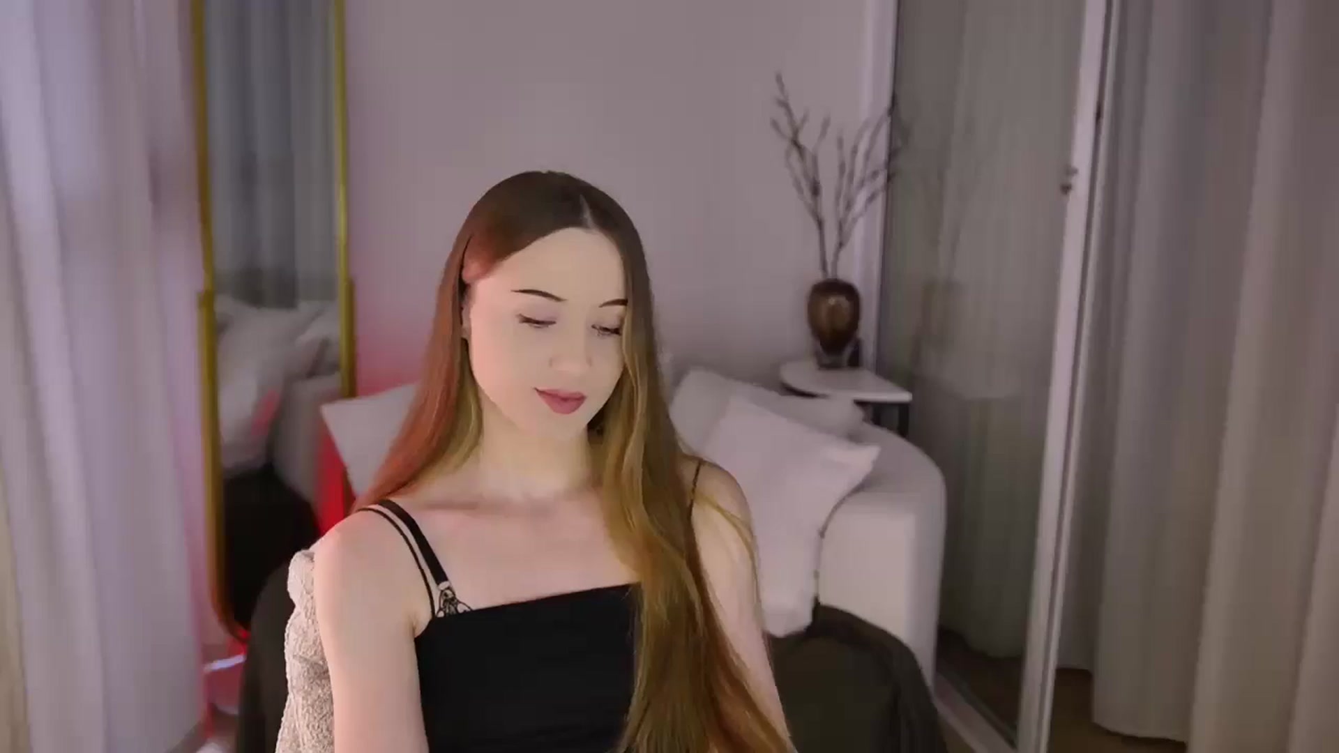 Gallery image thumbnail from Innocent_Soul's myfreecams stream on, 11/13/2025, 12:03 image 5 of 20