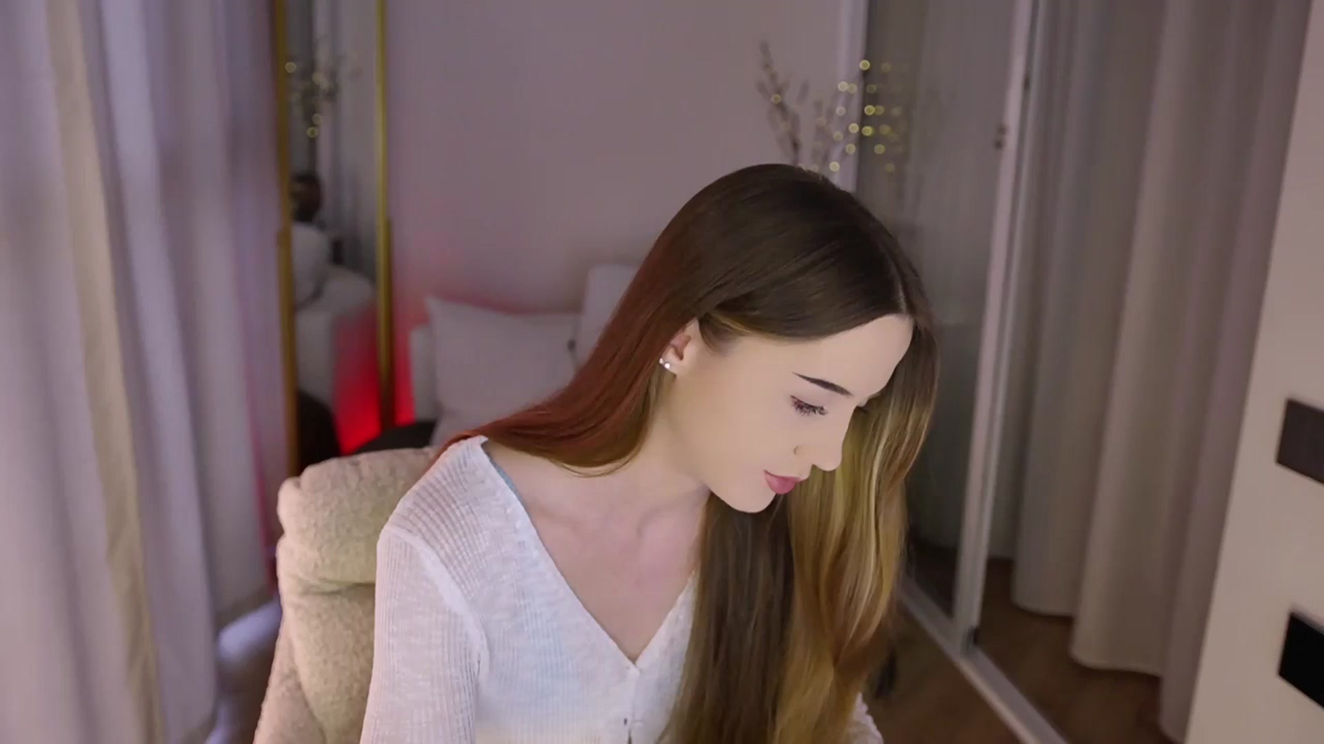 Gallery image thumbnail from Innocent_Soul's myfreecams stream on, 11/15/2025, 14:30 image 2 of 20