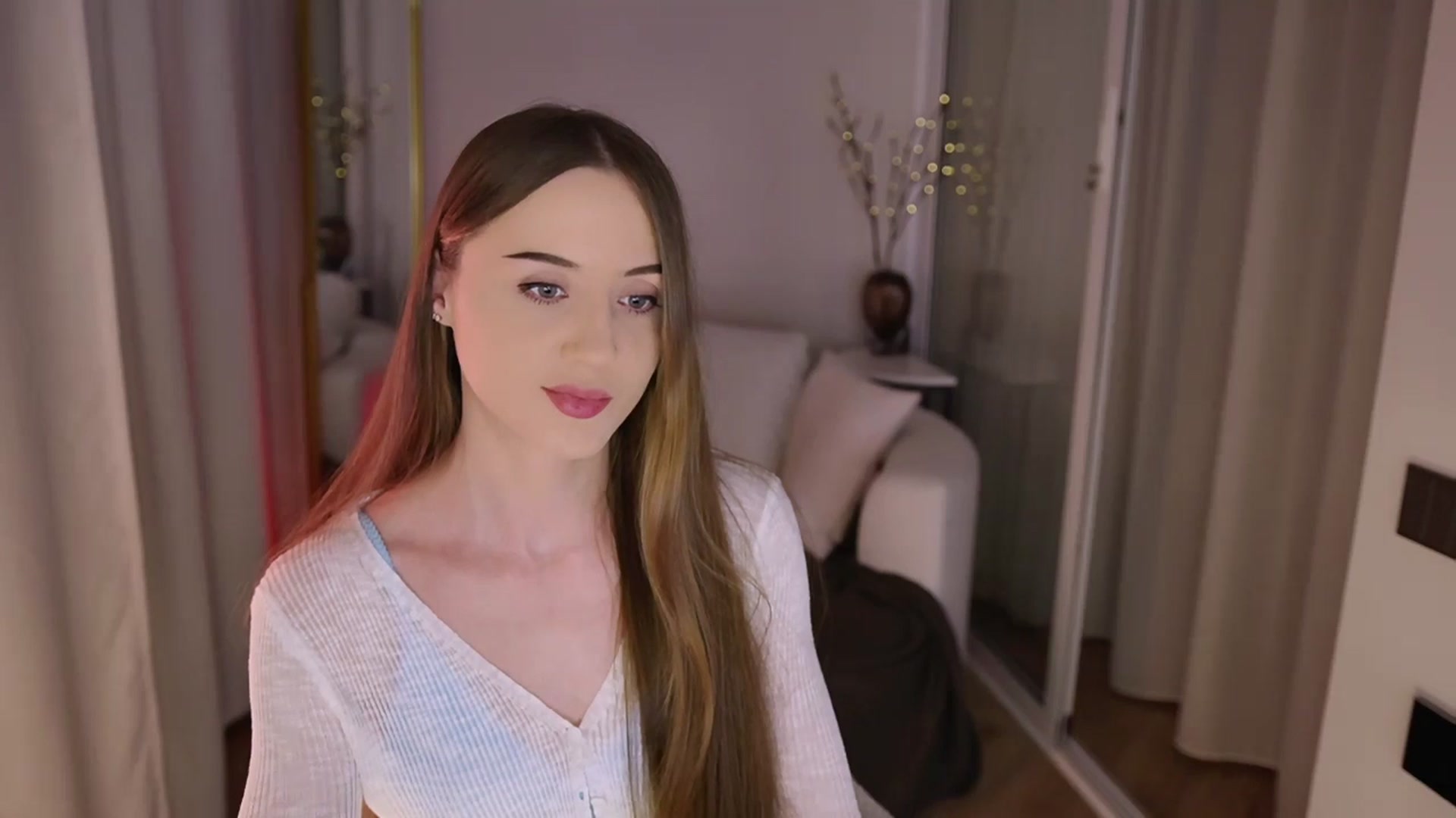 Gallery image thumbnail from Innocent_Soul's myfreecams stream on, 11/15/2025, 14:30 image 19 of 20