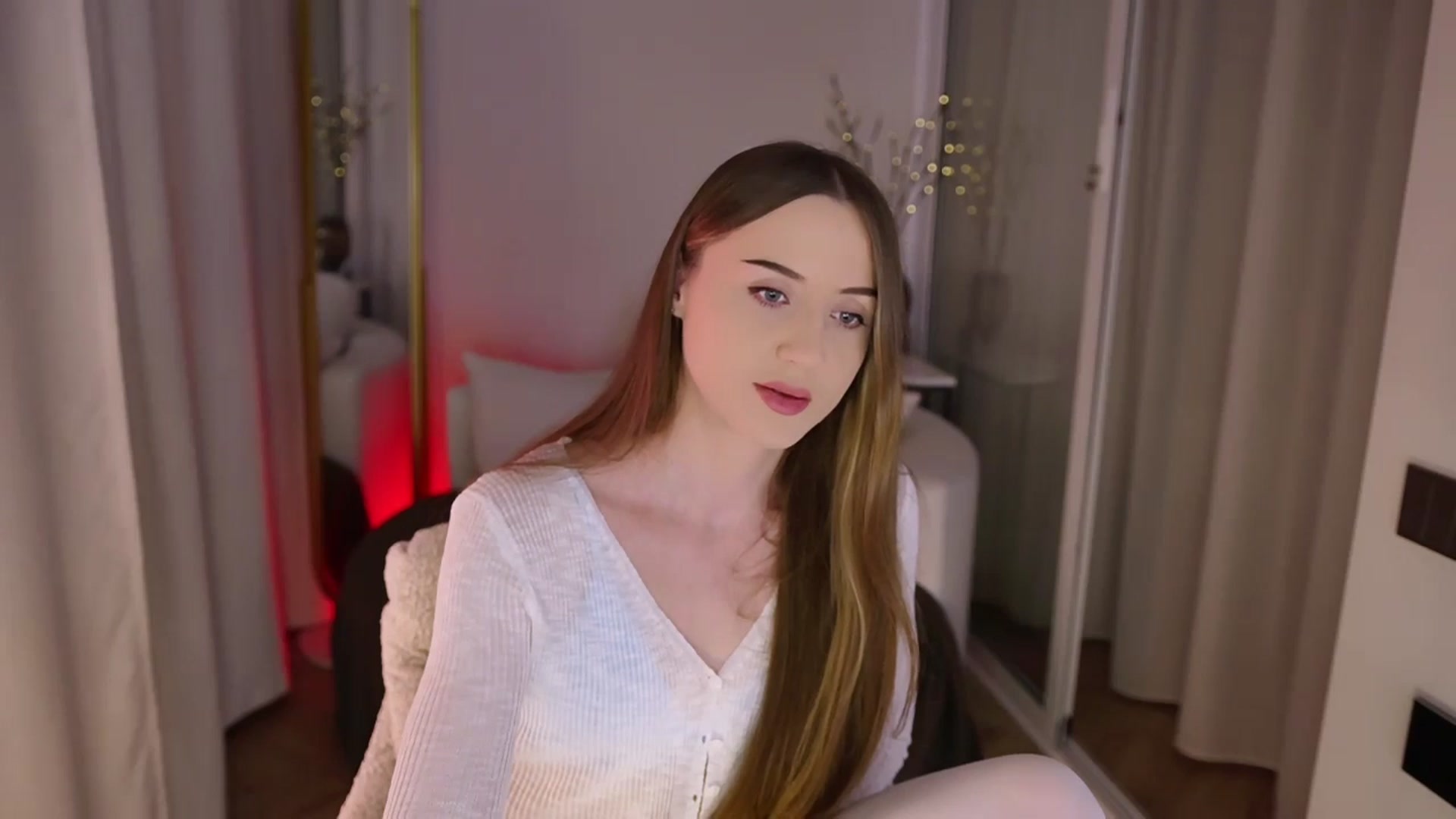 Gallery image thumbnail from Innocent_Soul's myfreecams stream on, 11/15/2025, 14:30 image 14 of 20