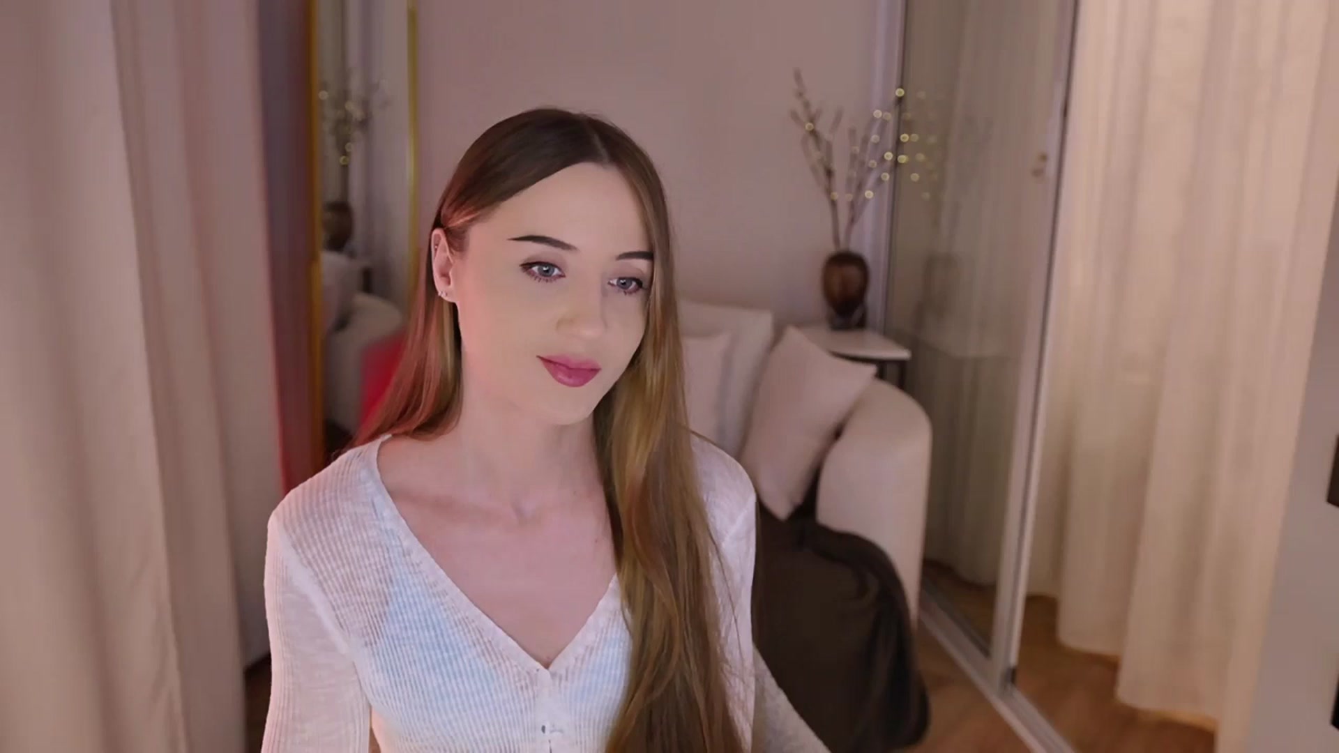 Gallery image thumbnail from Innocent_Soul's myfreecams stream on, 11/15/2025, 15:34 image 5 of 20