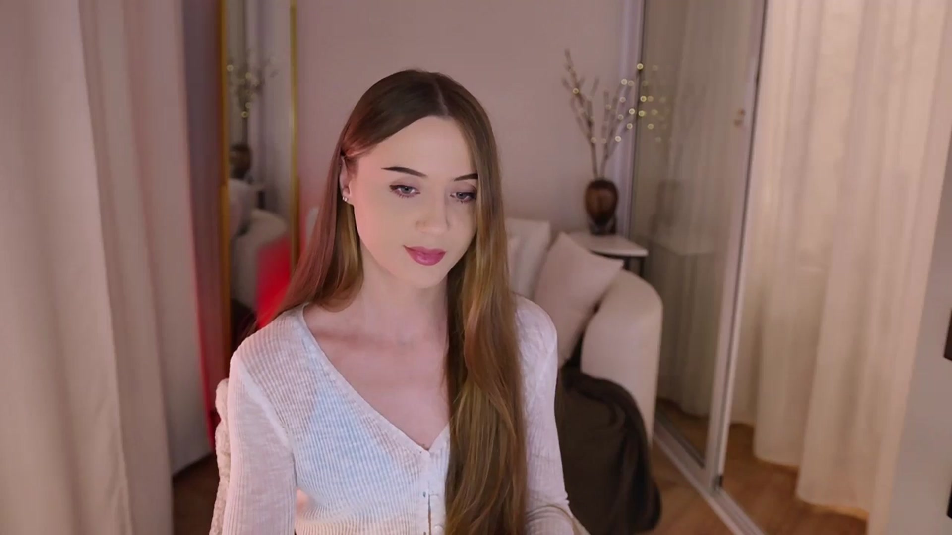 Gallery image thumbnail from Innocent_Soul's myfreecams stream on, 11/15/2025, 15:34 image 13 of 20