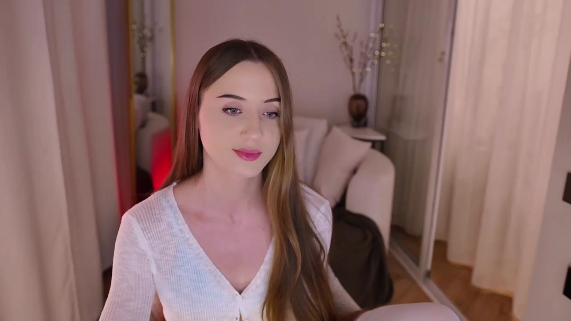 Gallery image thumbnail from Innocent_Soul's myfreecams stream on, 11/15/2025, 18:05 image 16 of 20