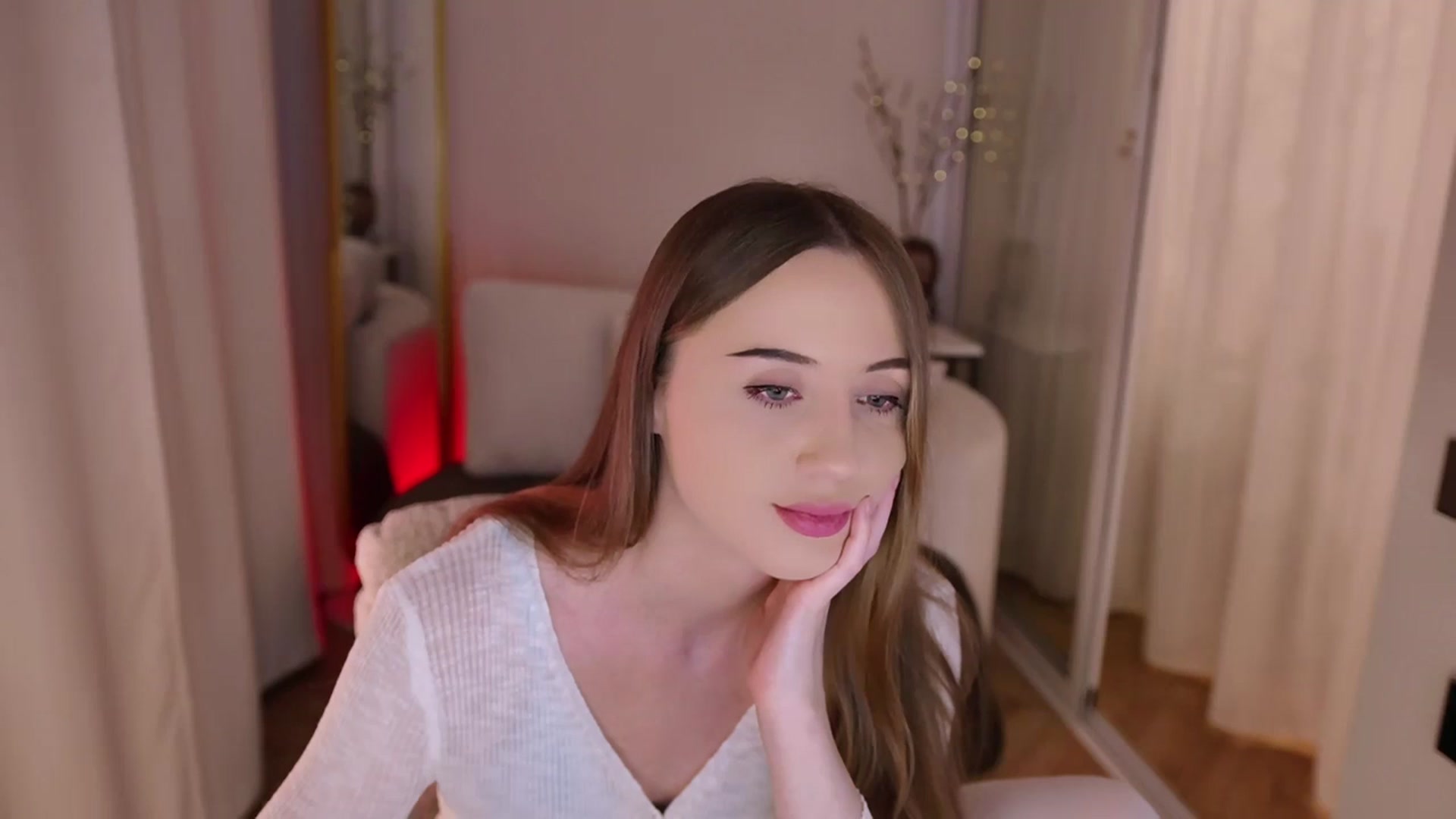 Gallery image thumbnail from Innocent_Soul's myfreecams stream on, 11/15/2025, 18:05 image 8 of 20