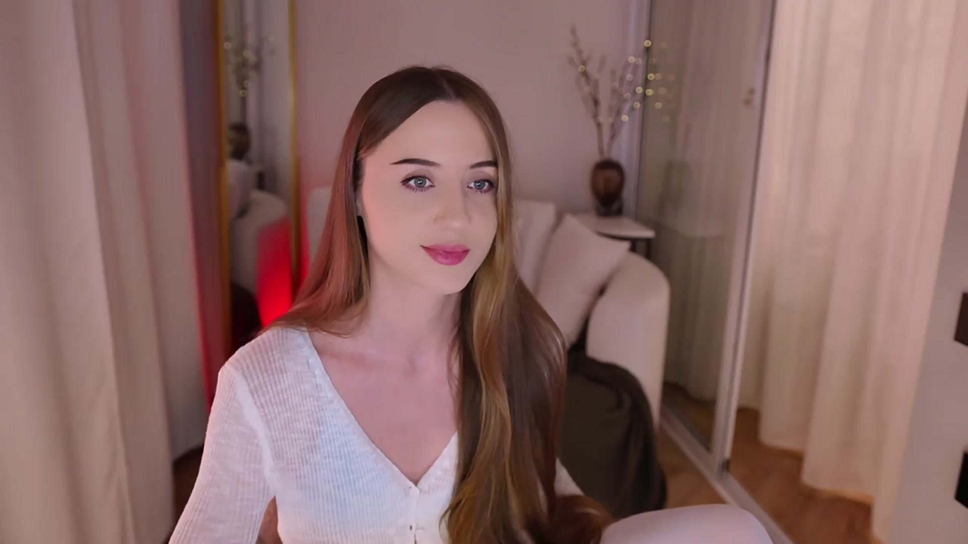 Gallery image thumbnail from Innocent_Soul's myfreecams stream on, 11/15/2025, 18:05 image 5 of 20