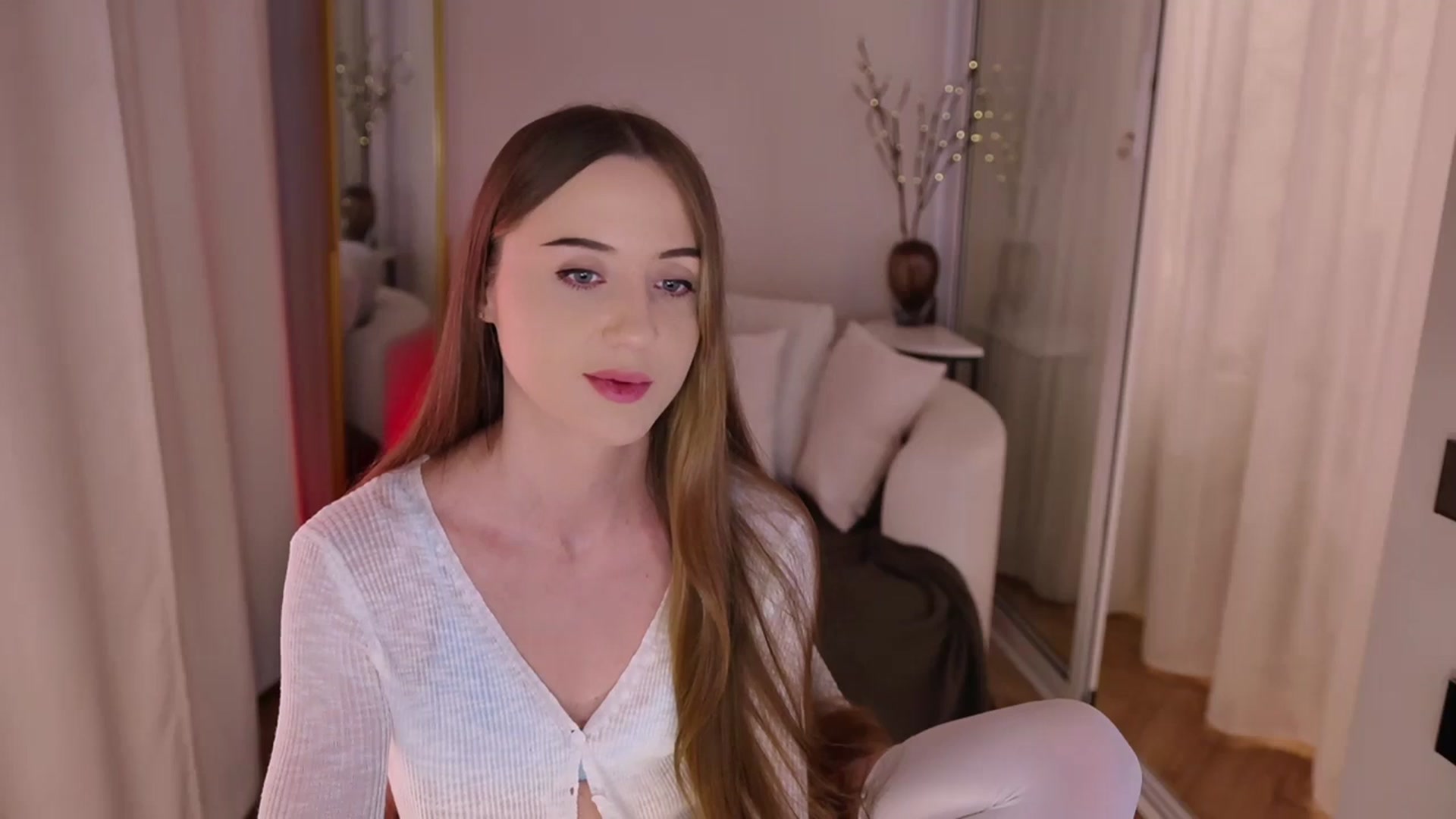 Gallery image thumbnail from Innocent_Soul's myfreecams stream on, 11/15/2025, 18:05 image 14 of 20
