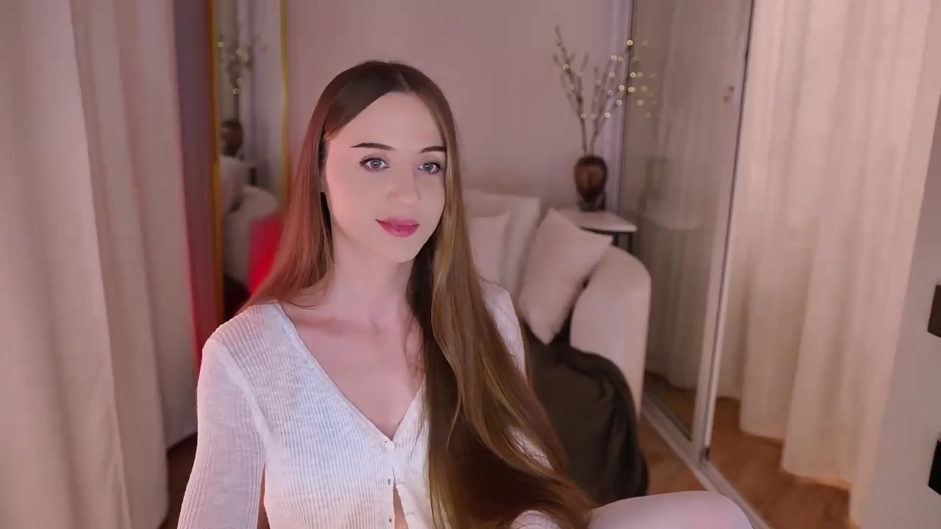 Gallery image thumbnail from Innocent_Soul's myfreecams stream on, 11/15/2025, 18:05 image 6 of 20