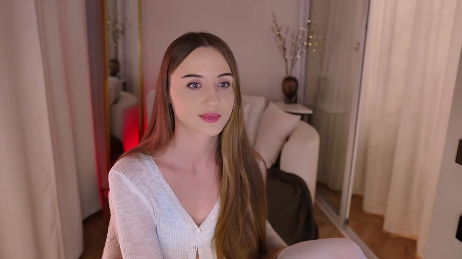 Gallery image thumbnail from Innocent_Soul's myfreecams stream on, 11/15/2025, 18:05 image 13 of 20