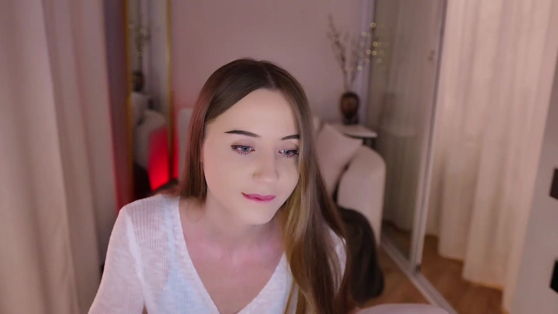 Gallery image thumbnail from Innocent_Soul's myfreecams stream on, 11/15/2025, 18:05 image 17 of 20
