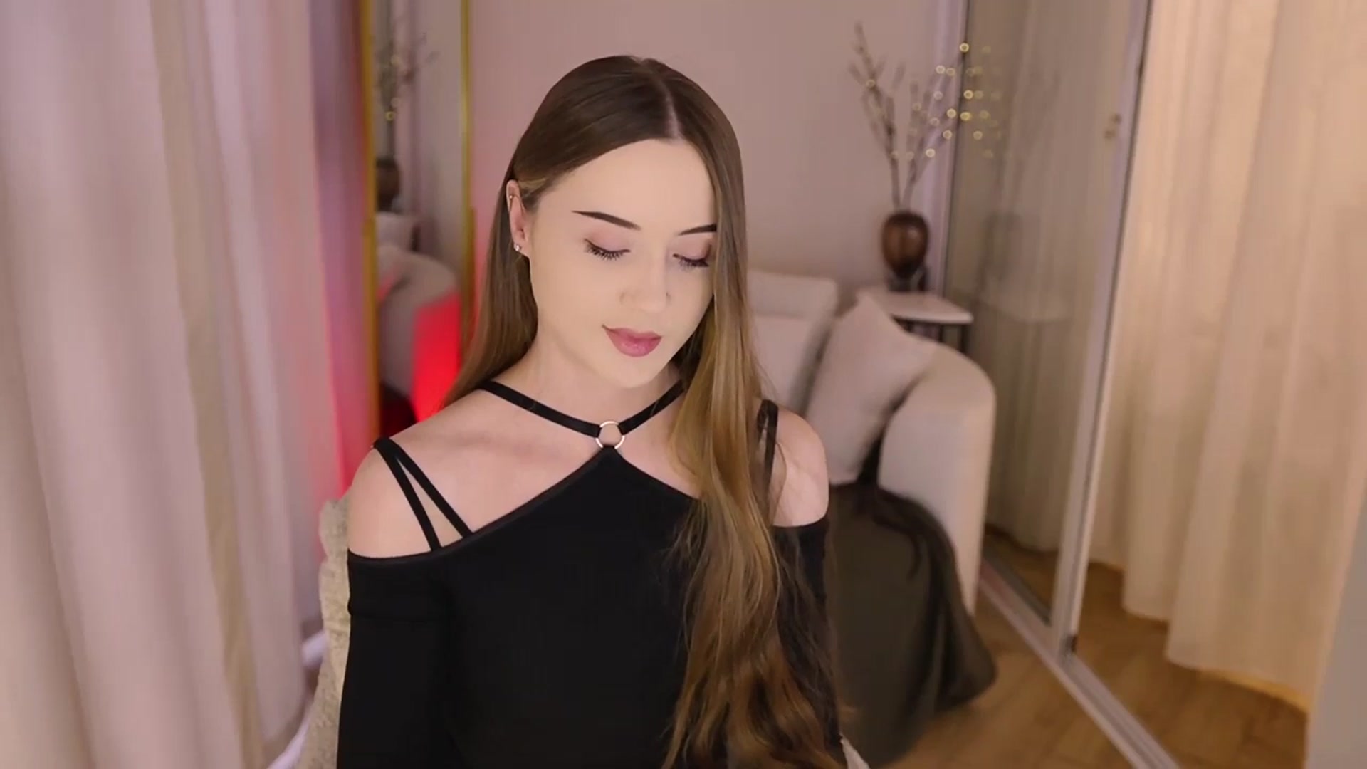 Gallery image thumbnail from Innocent_Soul's myfreecams stream on, 11/17/2025, 11:20 image 20 of 20