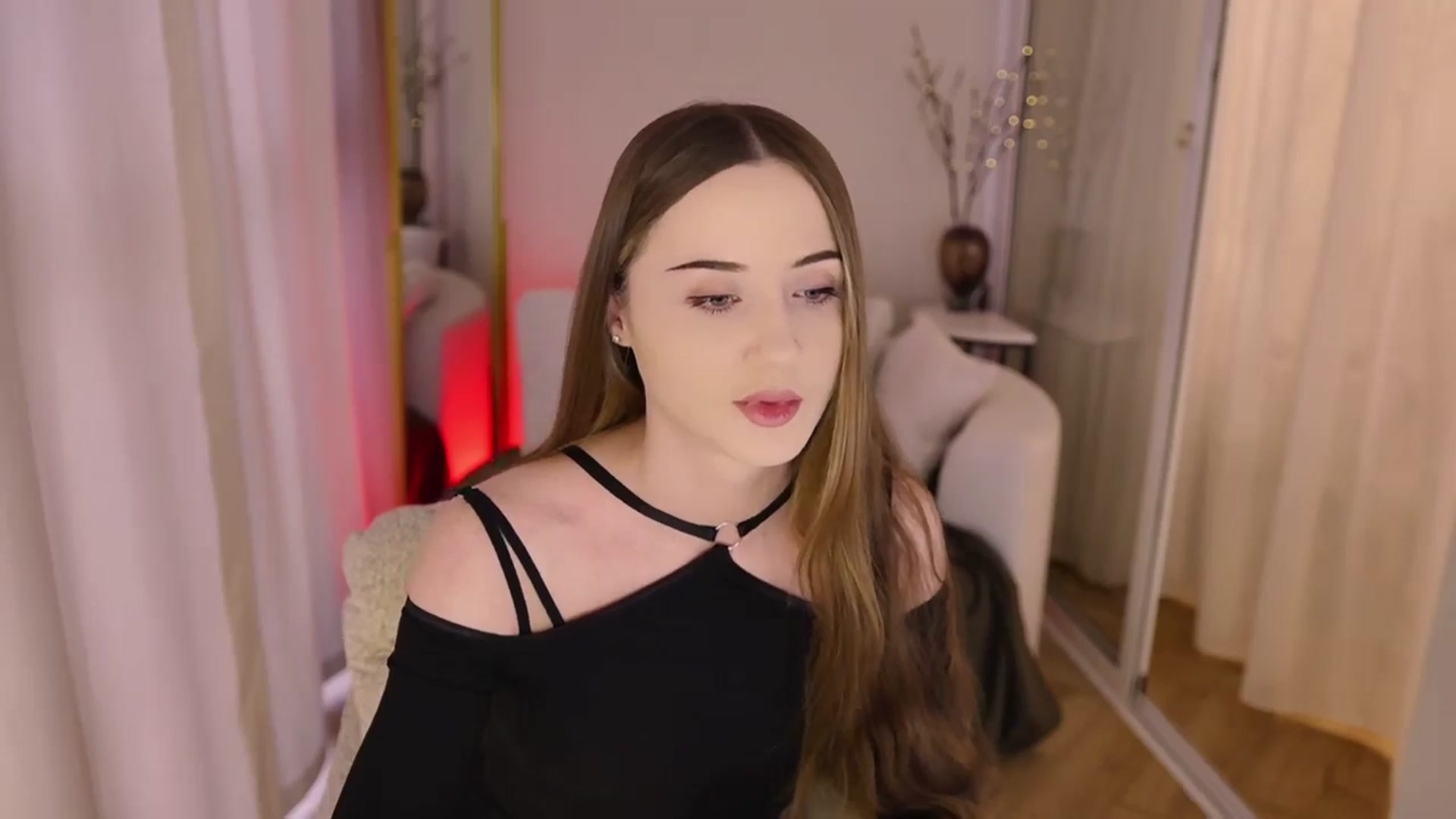 Gallery image thumbnail from Innocent_Soul's myfreecams stream on, 11/17/2025, 11:20 image 3 of 20
