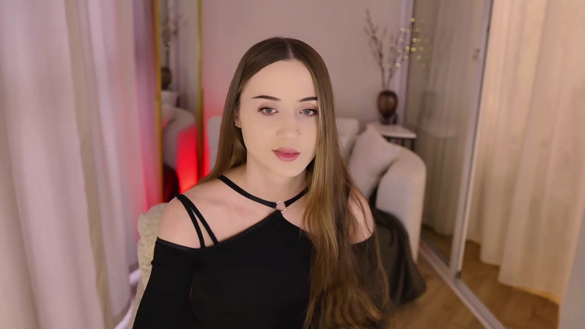 Gallery image thumbnail from Innocent_Soul's myfreecams stream on, 11/17/2025, 11:20 image 4 of 20
