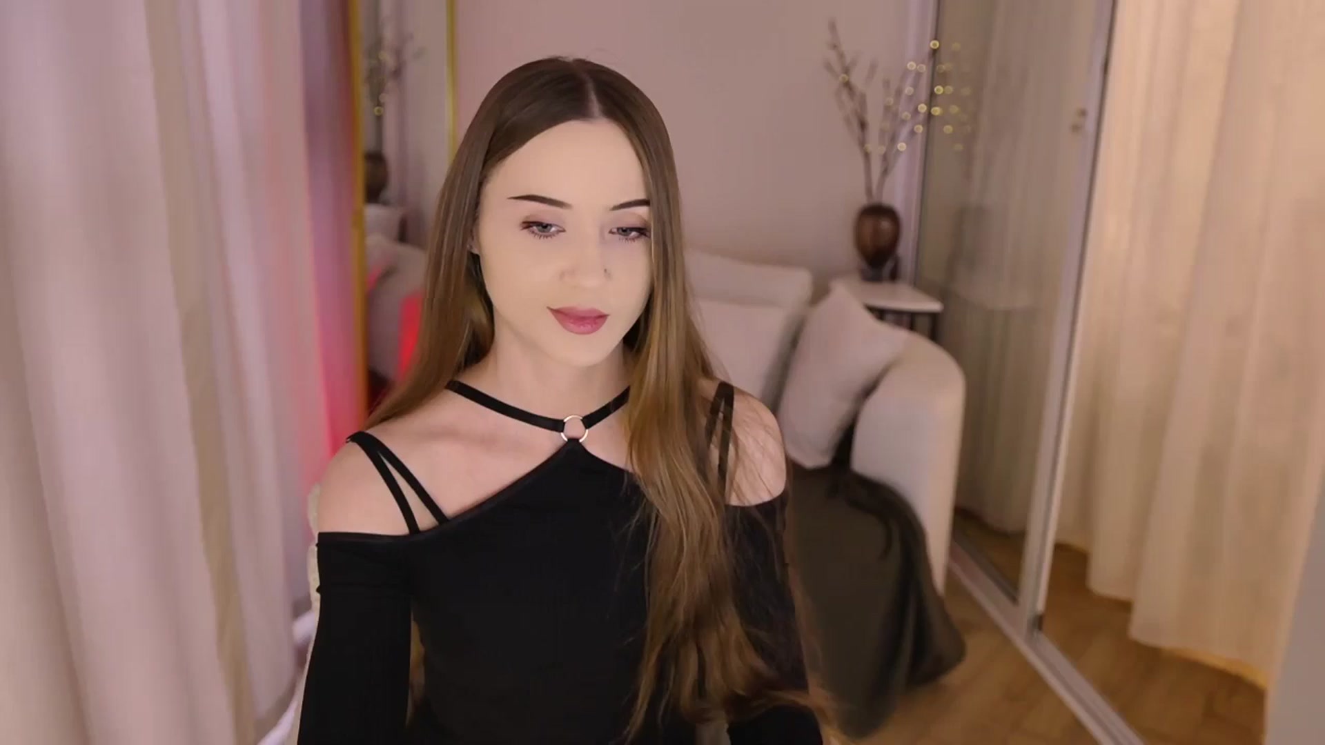 Gallery image thumbnail from Innocent_Soul's myfreecams stream on, 11/17/2025, 11:20 image 14 of 20