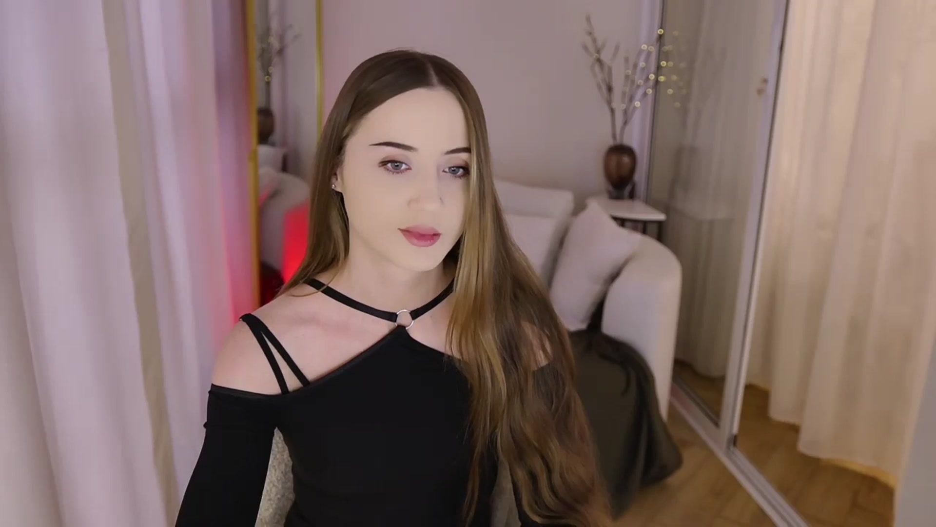 Gallery image thumbnail from Innocent_Soul's myfreecams stream on, 11/17/2025, 11:20 image 2 of 20