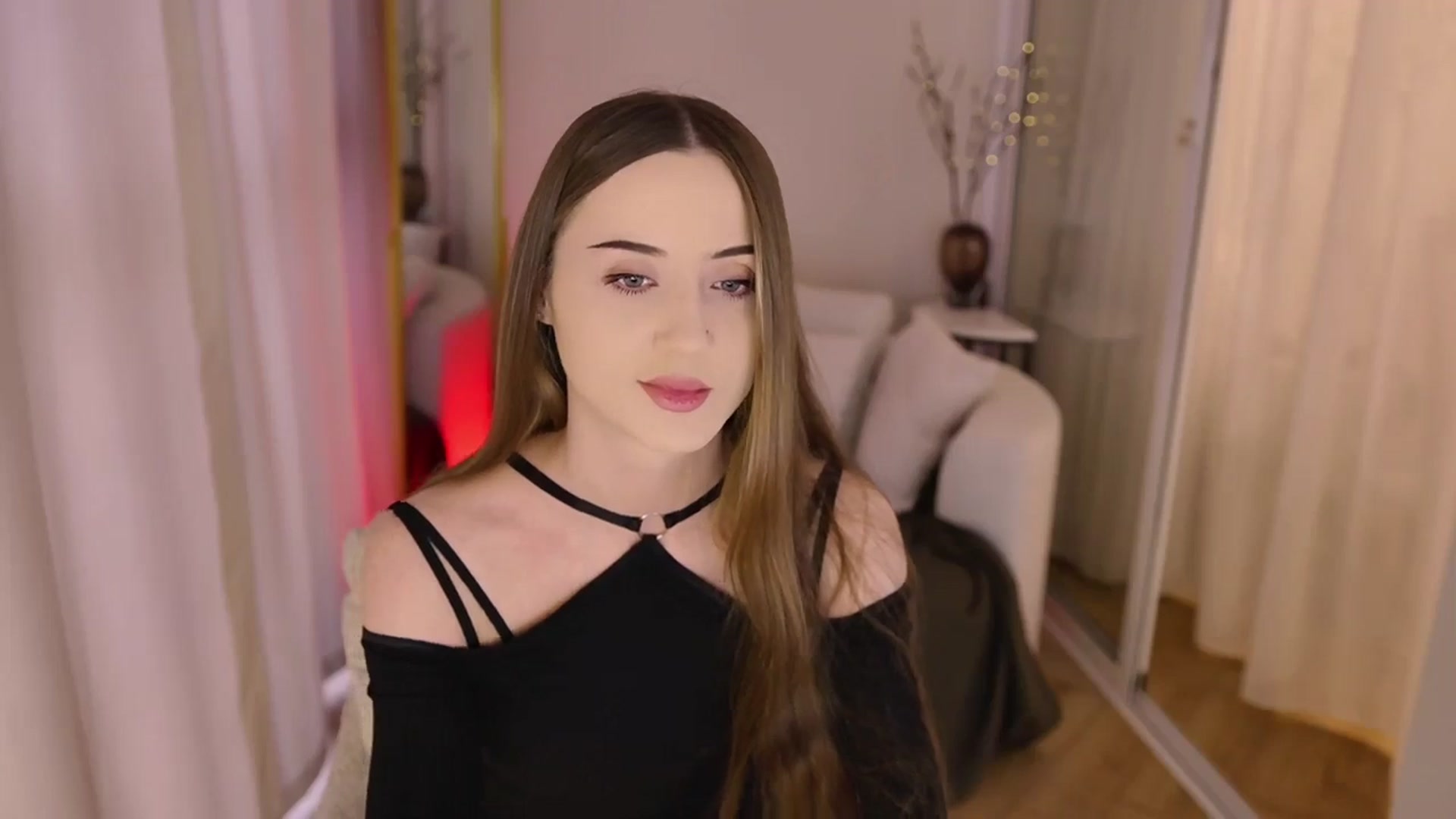 Gallery image thumbnail from Innocent_Soul's myfreecams stream on, 11/17/2025, 11:20 image 11 of 20