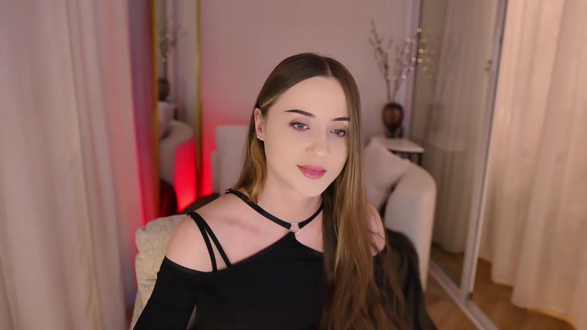 Gallery image thumbnail from Innocent_Soul's myfreecams stream on, 11/17/2025, 13:22 image 8 of 20