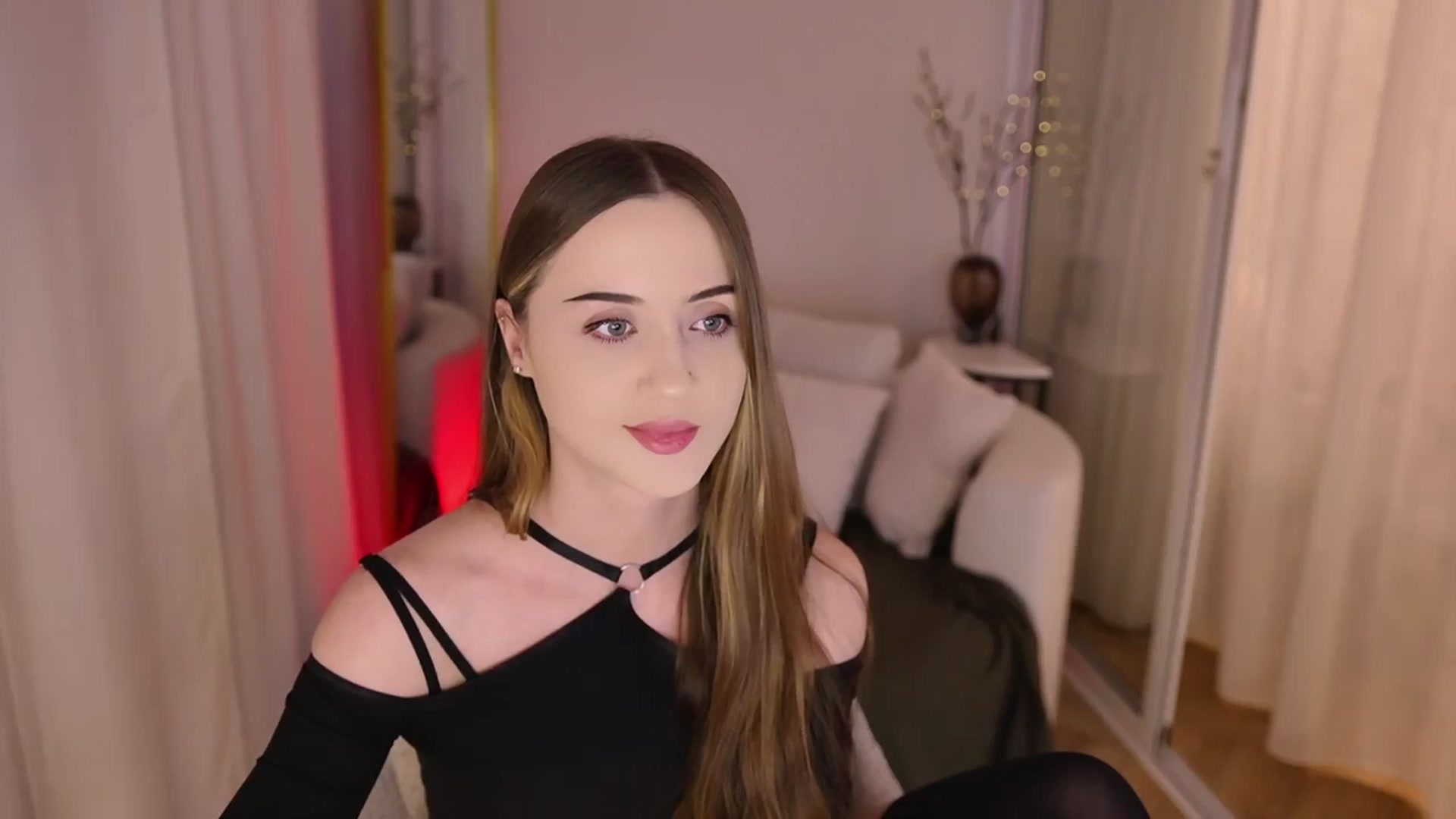 Gallery image thumbnail from Innocent_Soul's myfreecams stream on, 11/17/2025, 13:22 image 13 of 20