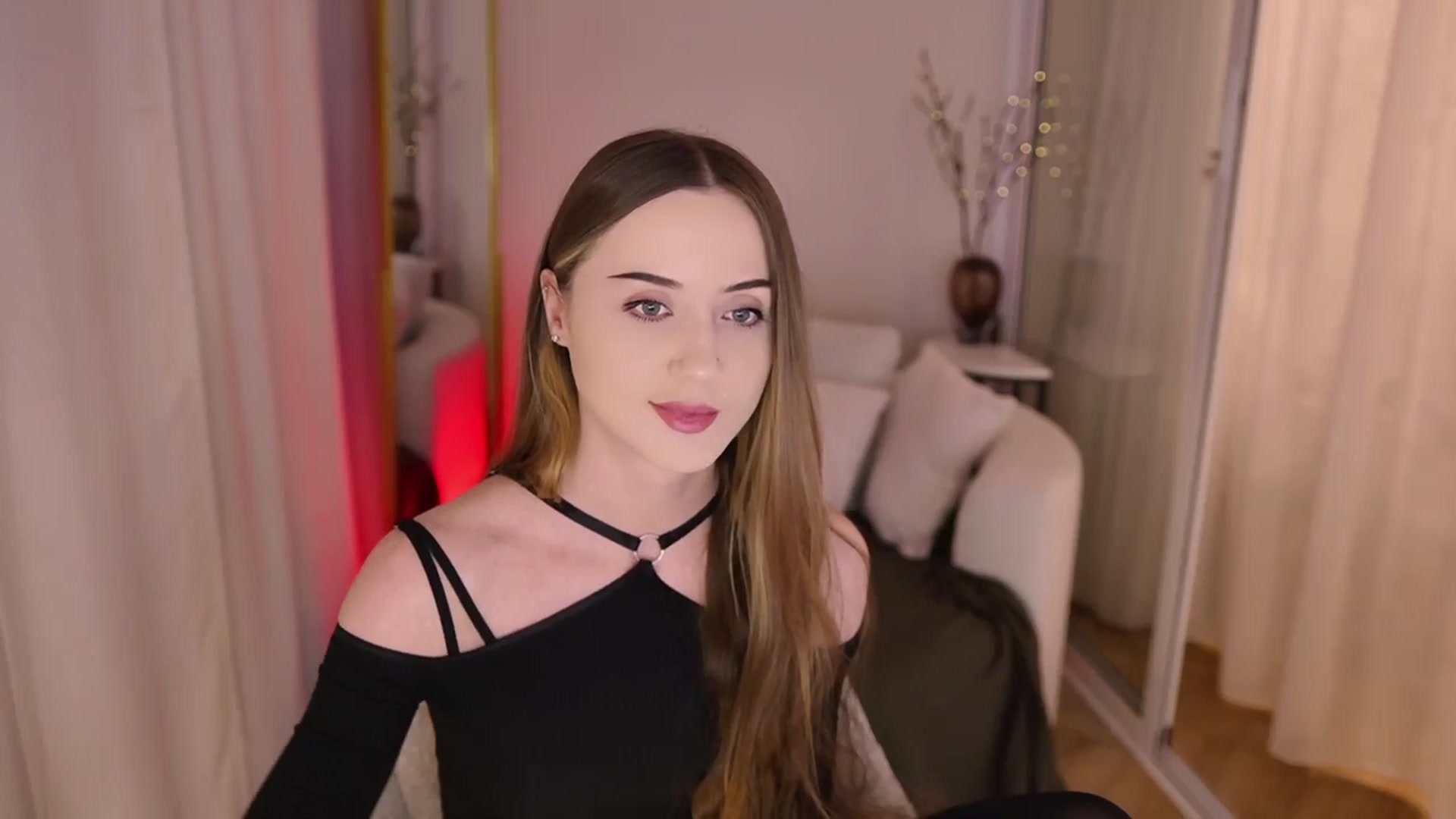 Gallery image thumbnail from Innocent_Soul's myfreecams stream on, 11/17/2025, 13:22 image 11 of 20