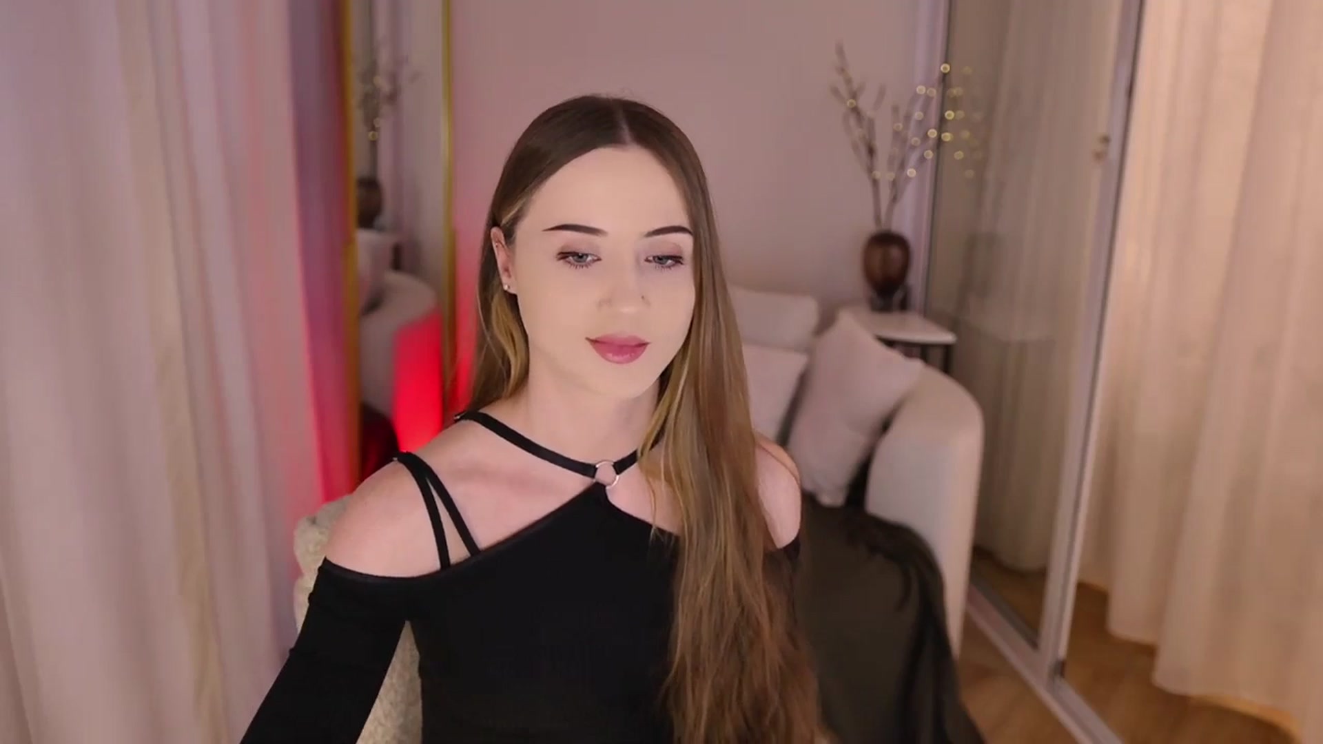 Gallery image thumbnail from Innocent_Soul's myfreecams stream on, 11/17/2025, 13:22 image 2 of 20