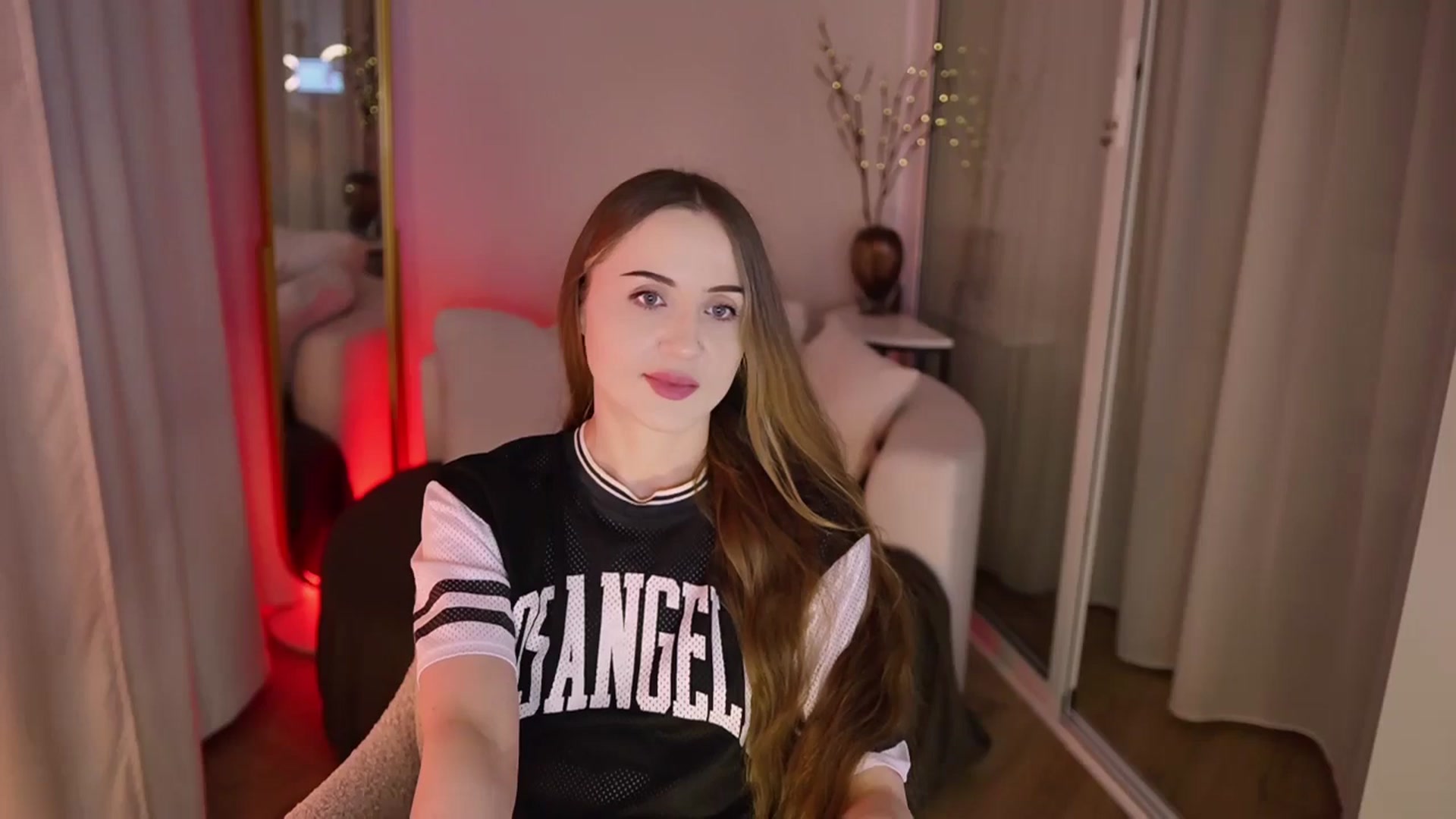 Gallery image thumbnail from Innocent_Soul's myfreecams stream on, 11/18/2025, 16:11 image 17 of 20
