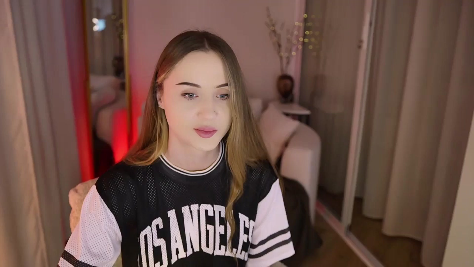 Gallery image thumbnail from Innocent_Soul's myfreecams stream on, 11/18/2025, 16:11 image 1 of 20