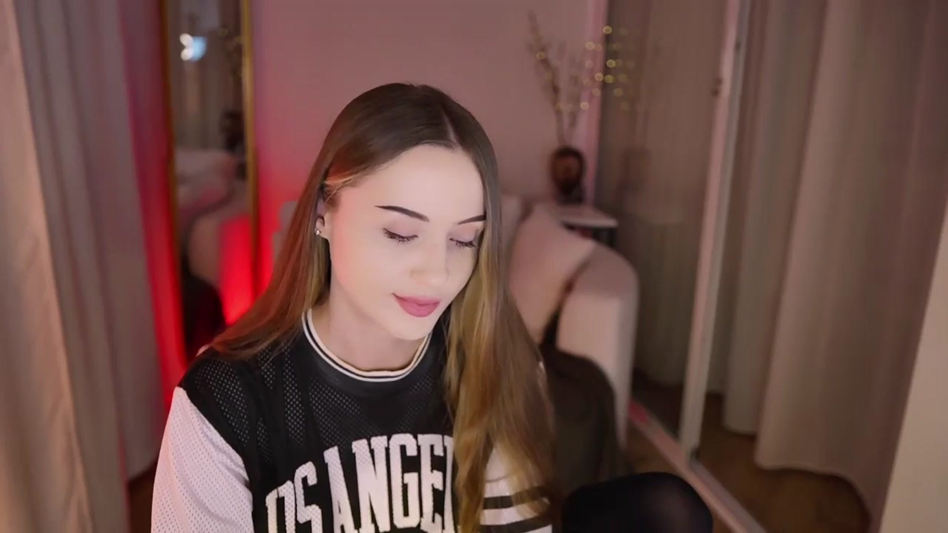 Gallery image thumbnail from Innocent_Soul's myfreecams stream on, 11/18/2025, 17:48 image 15 of 20