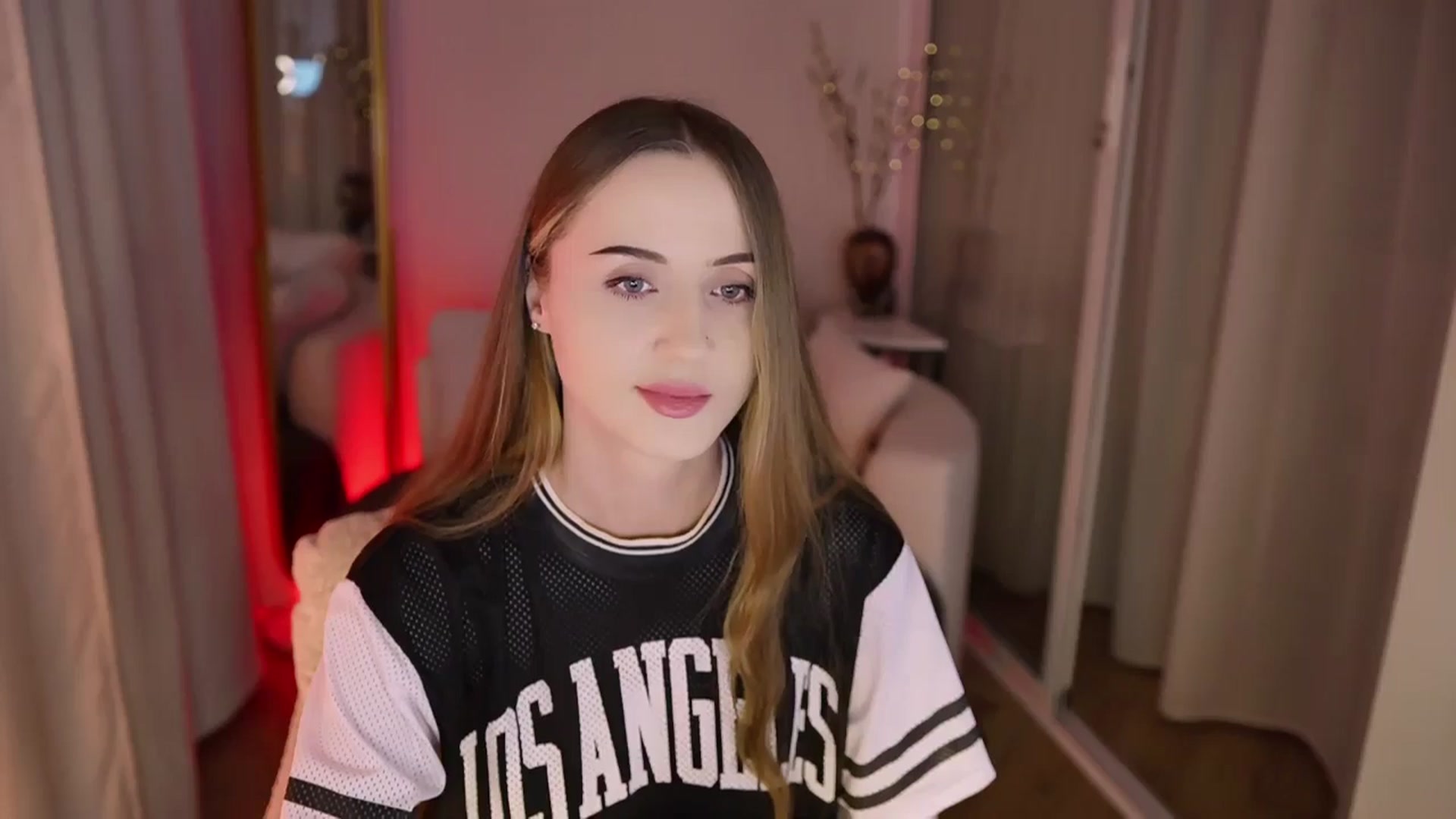 Gallery image thumbnail from Innocent_Soul's myfreecams stream on, 11/18/2025, 17:48 image 8 of 20