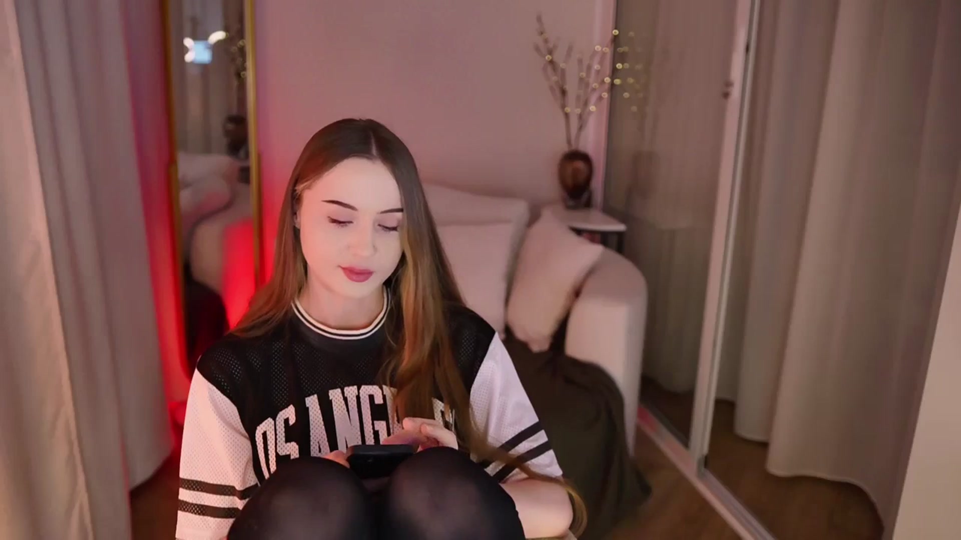 Gallery image thumbnail from Innocent_Soul's myfreecams stream on, 11/18/2025, 17:48 image 20 of 20