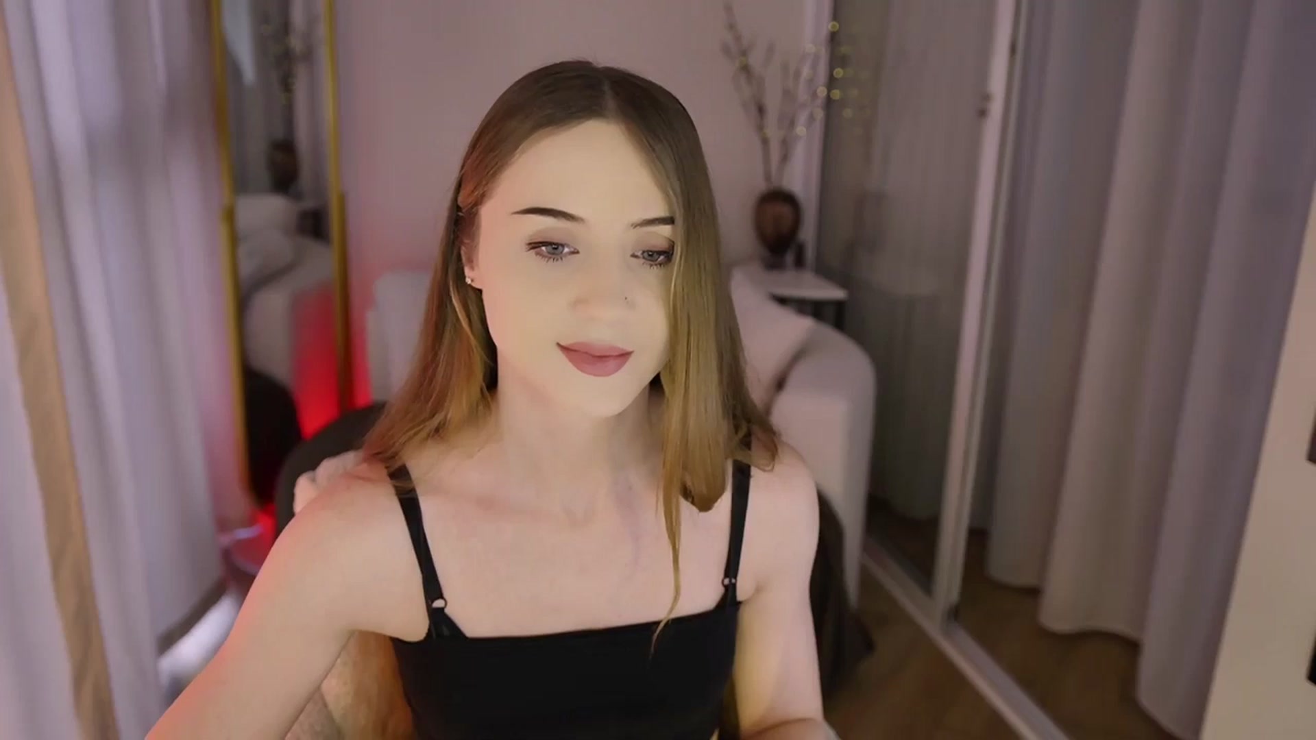 Gallery image thumbnail from Innocent_Soul's myfreecams stream on, 11/20/2025, 12:41 image 13 of 20