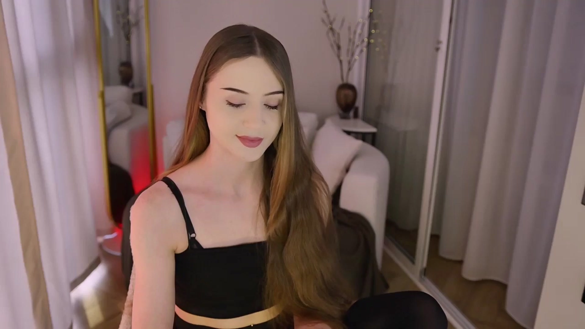 Gallery image thumbnail from Innocent_Soul's myfreecams stream on, 11/20/2025, 12:41 image 6 of 20