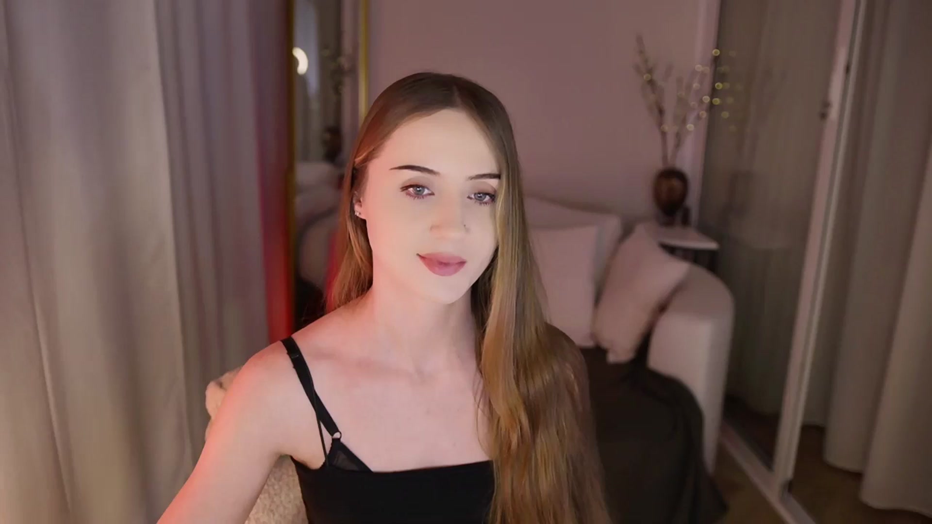 Gallery image thumbnail from Innocent_Soul's myfreecams stream on, 11/20/2025, 16:36 image 15 of 20