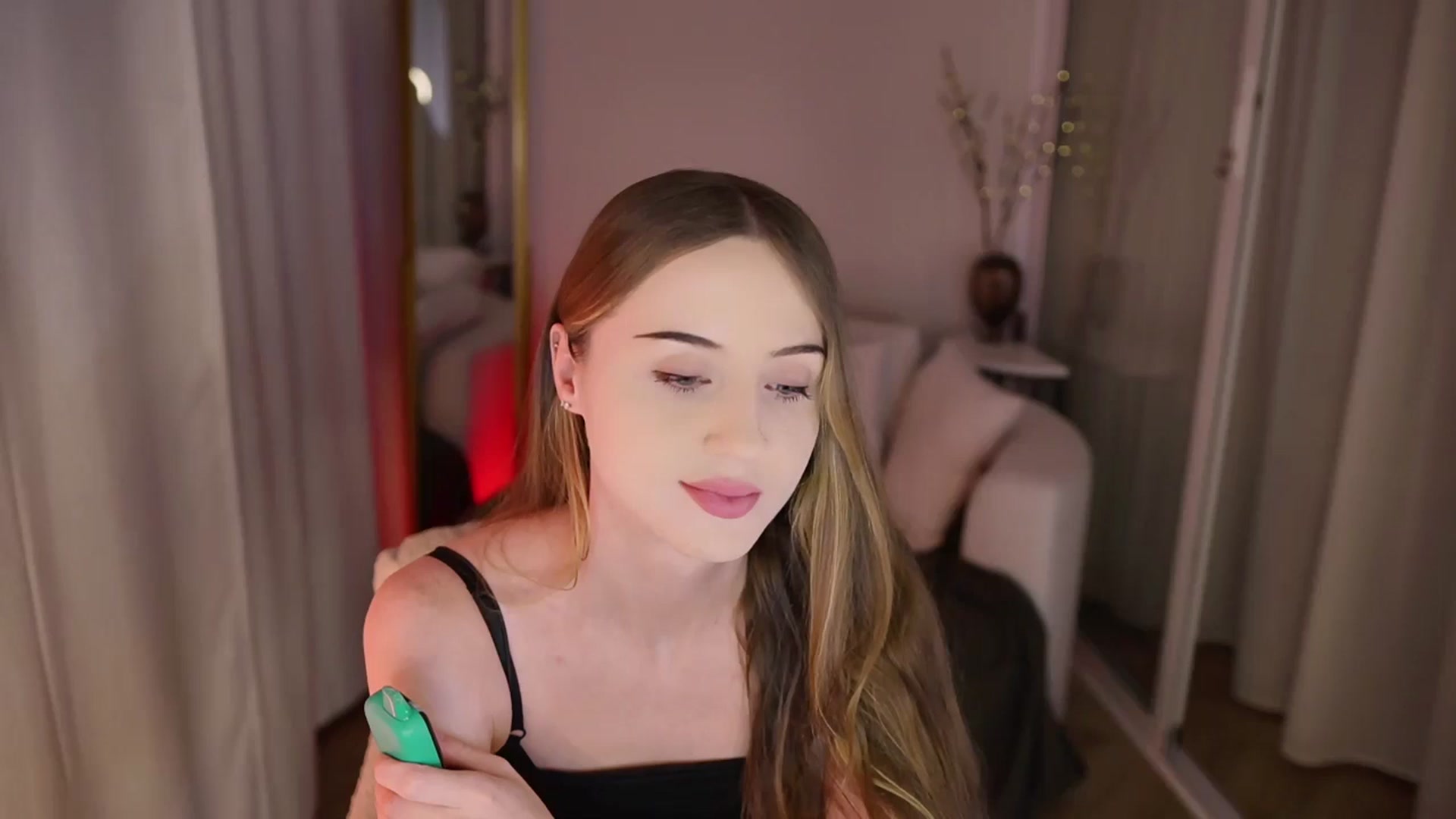 Gallery image thumbnail from Innocent_Soul's myfreecams stream on, 11/20/2025, 18:24 image 10 of 20