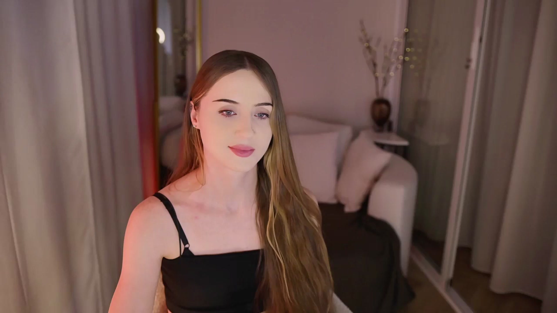 Gallery image thumbnail from Innocent_Soul's myfreecams stream on, 11/20/2025, 18:24 image 12 of 20