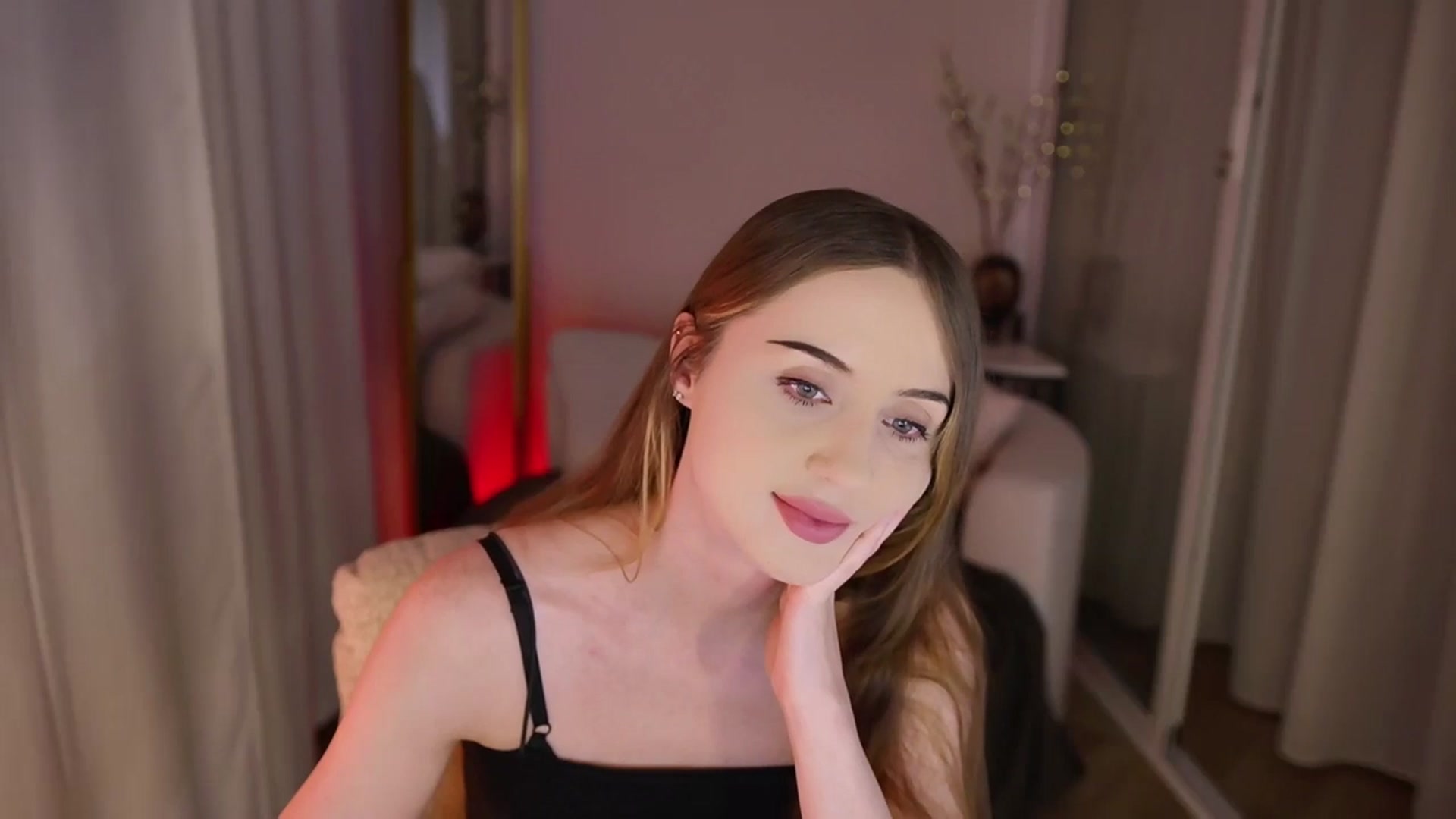 Gallery image thumbnail from Innocent_Soul's myfreecams stream on, 11/20/2025, 18:24 image 8 of 20