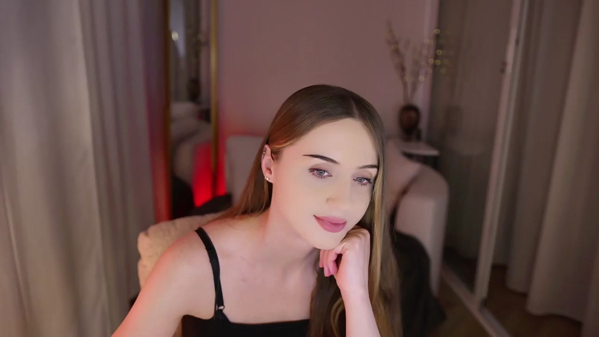 Gallery image thumbnail from Innocent_Soul's myfreecams stream on, 11/20/2025, 18:24 image 16 of 20