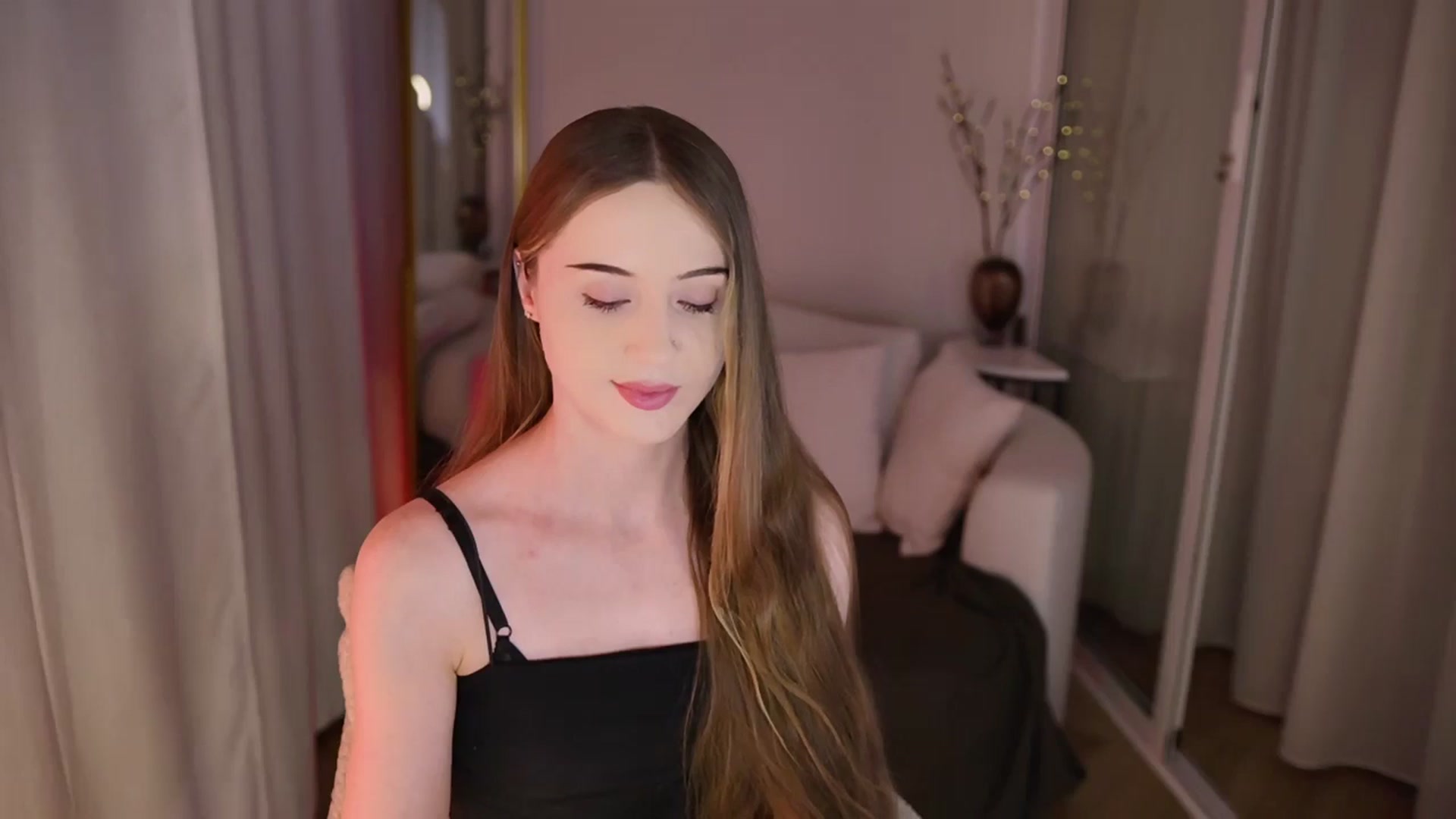 Gallery image thumbnail from Innocent_Soul's myfreecams stream on, 11/20/2025, 18:24 image 15 of 20