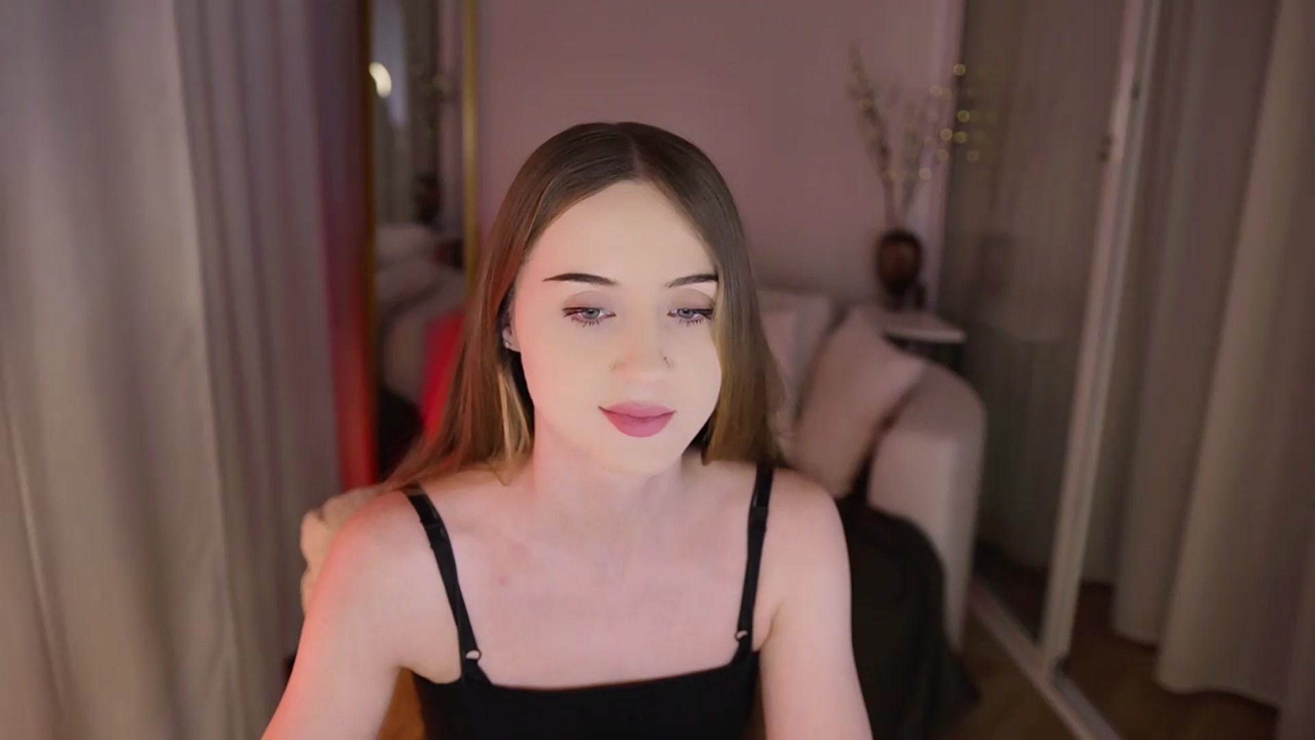 Gallery image thumbnail from Innocent_Soul's myfreecams stream on, 11/20/2025, 18:24 image 5 of 20