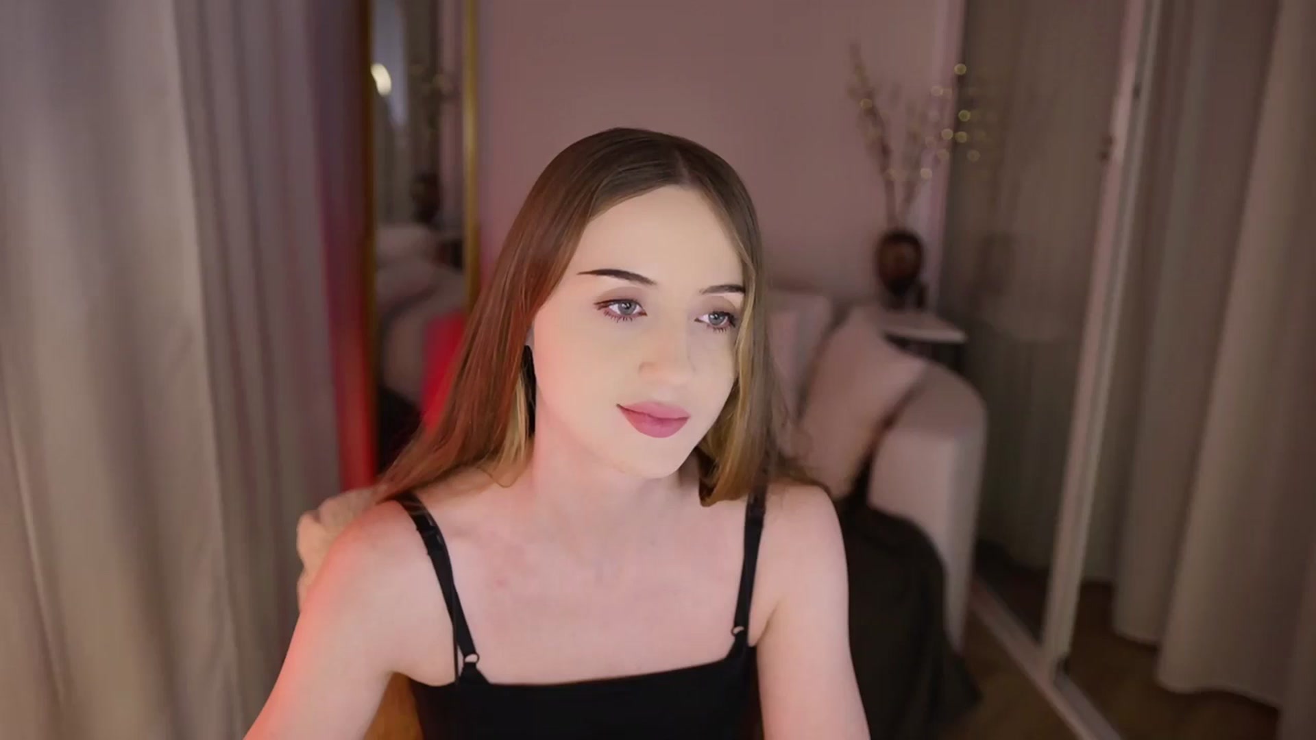Gallery image thumbnail from Innocent_Soul's myfreecams stream on, 11/20/2025, 18:24 image 6 of 20