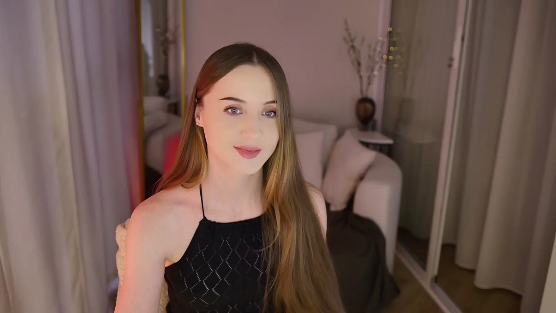 Gallery image thumbnail from Innocent_Soul's myfreecams stream on, 11/21/2025, 12:31 image 14 of 20
