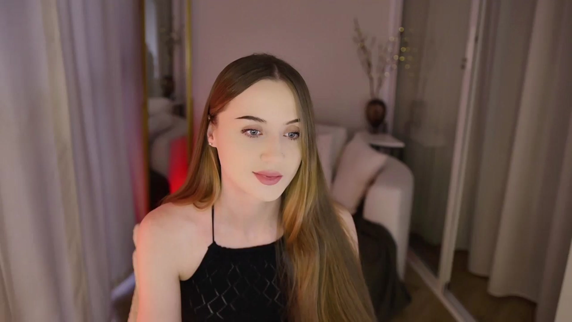 Gallery image thumbnail from Innocent_Soul's myfreecams stream on, 11/21/2025, 12:31 image 4 of 20