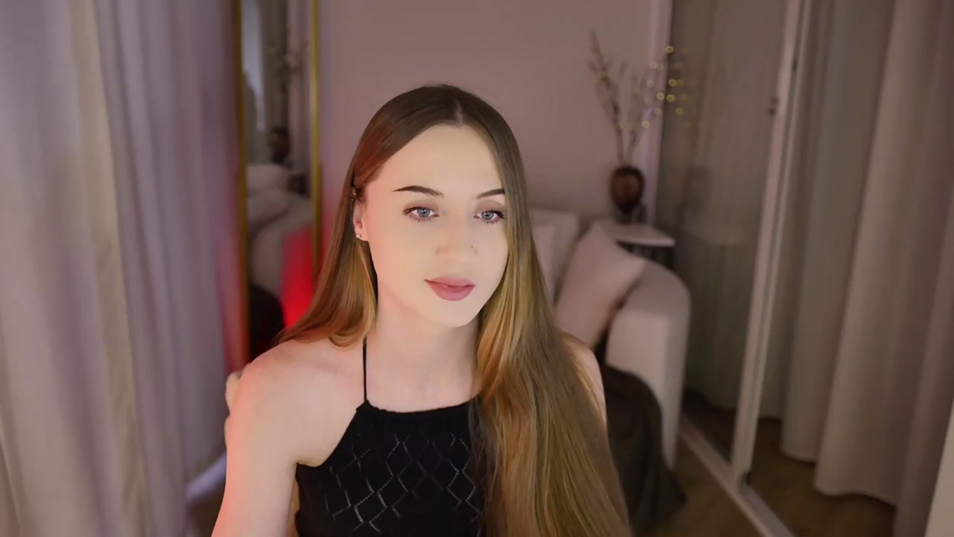 Gallery image thumbnail from Innocent_Soul's myfreecams stream on, 11/21/2025, 12:31 image 6 of 20