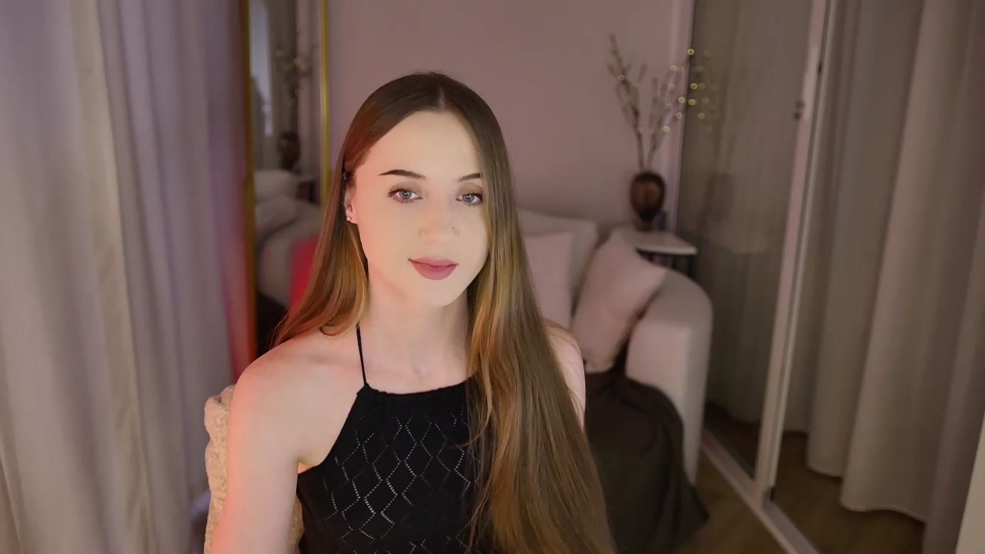 Gallery image thumbnail from Innocent_Soul's myfreecams stream on, 11/21/2025, 12:31 image 16 of 20
