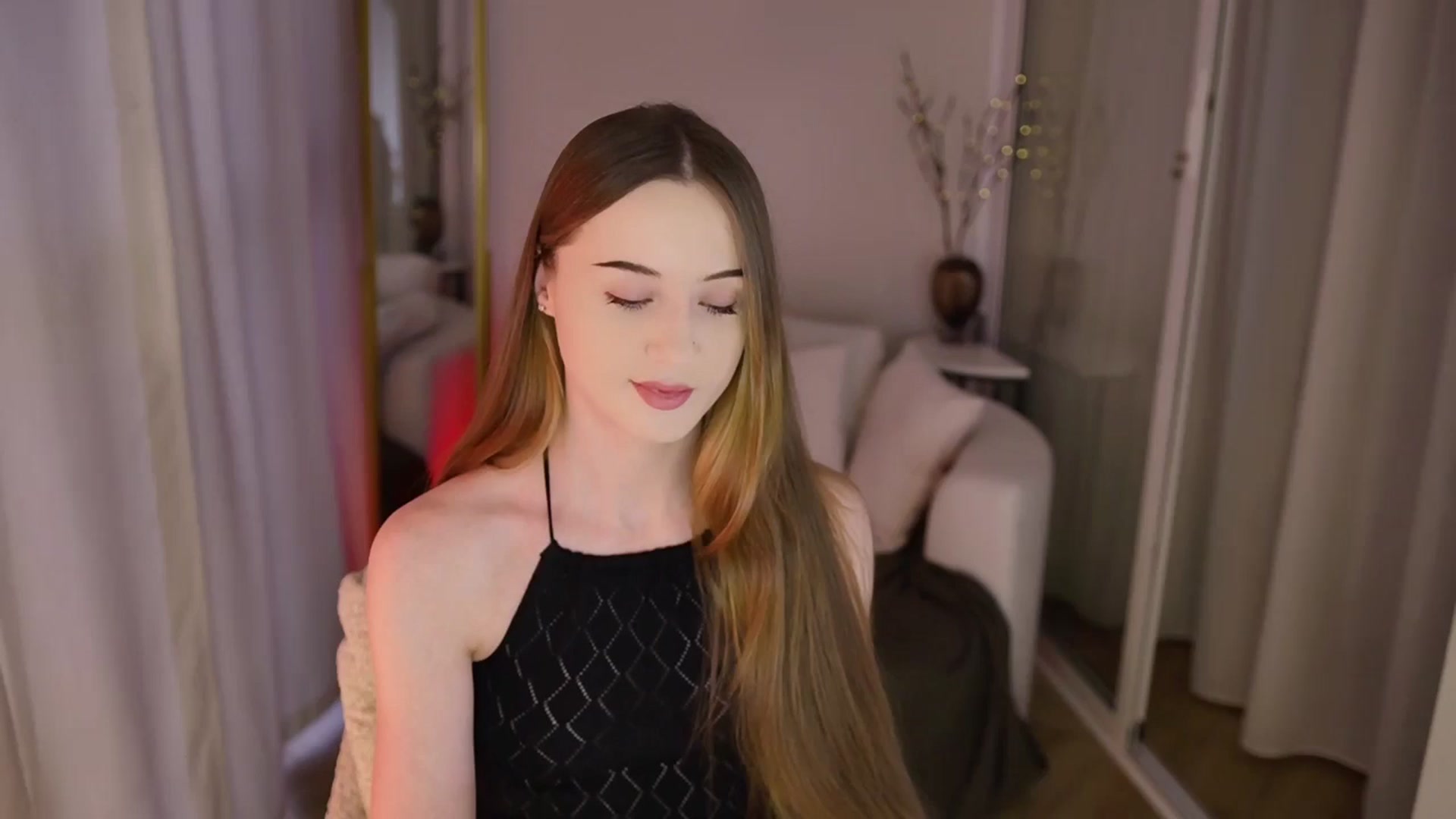 Gallery image thumbnail from Innocent_Soul's myfreecams stream on, 11/21/2025, 12:31 image 1 of 20