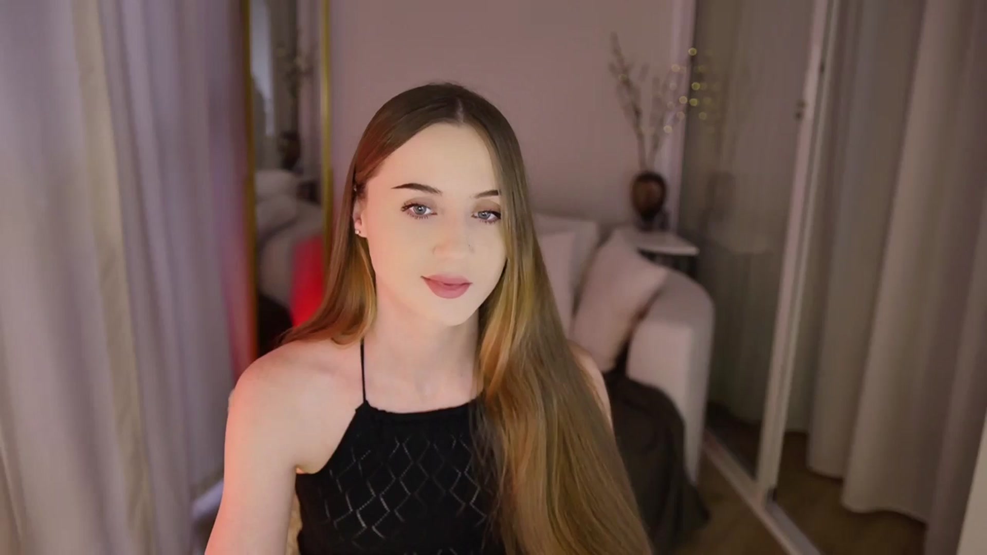 Gallery image thumbnail from Innocent_Soul's myfreecams stream on, 11/21/2025, 12:31 image 2 of 20