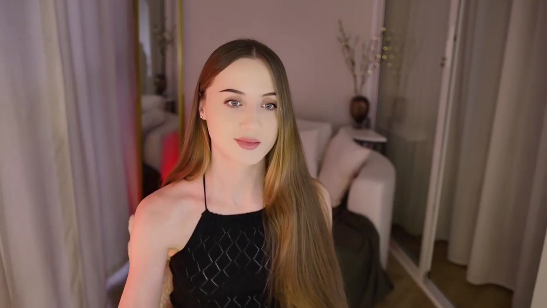 Gallery image thumbnail from Innocent_Soul's myfreecams stream on, 11/21/2025, 12:31 image 7 of 20